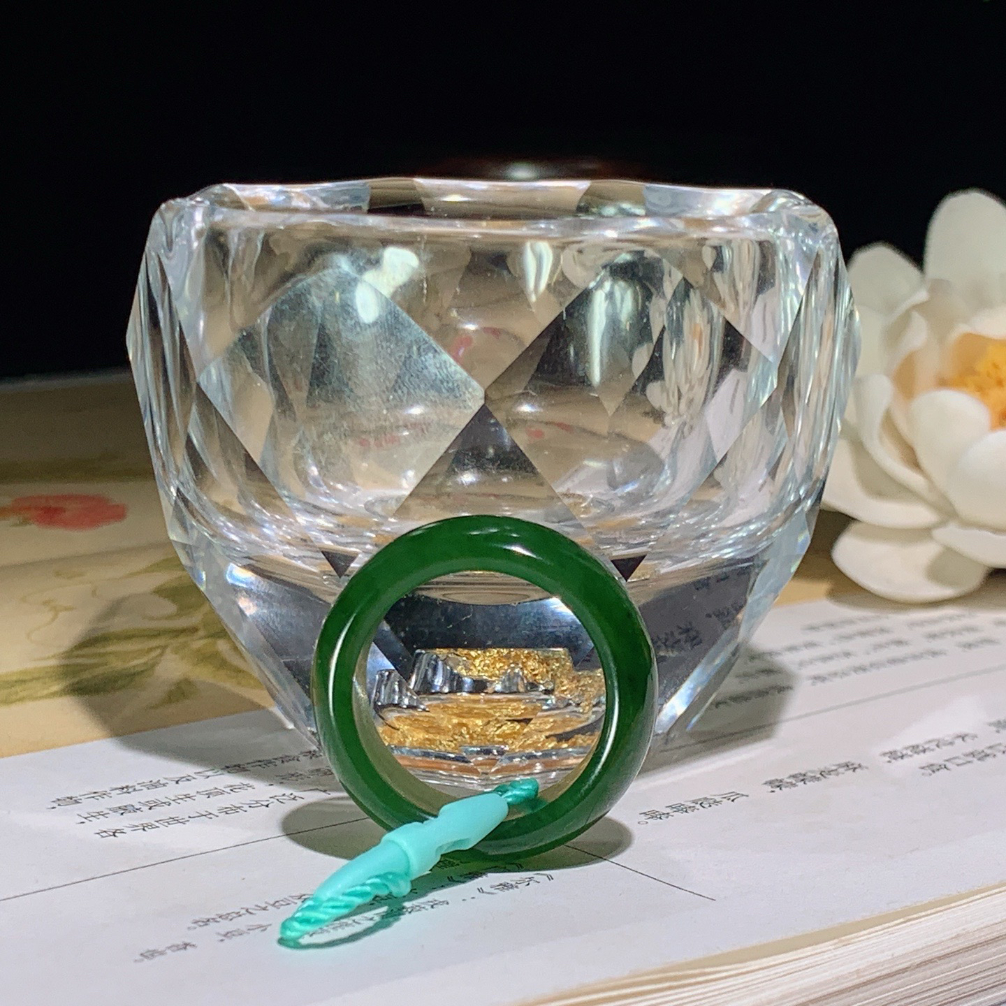 和田玉阳绿俄罗斯碧玉扳指挂件 内径18尺寸9/4！玉质细腻油润 底色纯净 脂粉好，品质好。lt260402