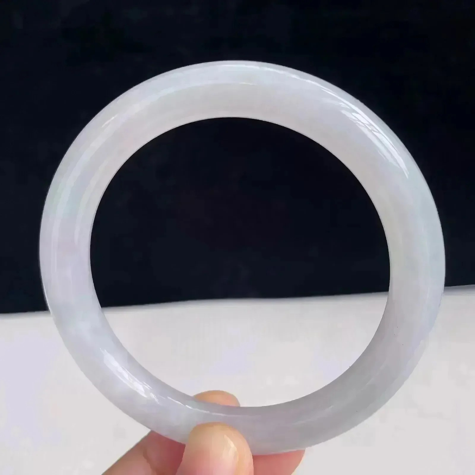 56.5圈有种有色天然翡翠A货玉手镯好种水浅绿水润手镯 44.19g