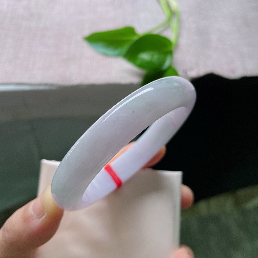 57.2/11.8/8.3紫罗兰正圈，水润细腻，紫是月色，玉是美人。整体完美，ss50001a