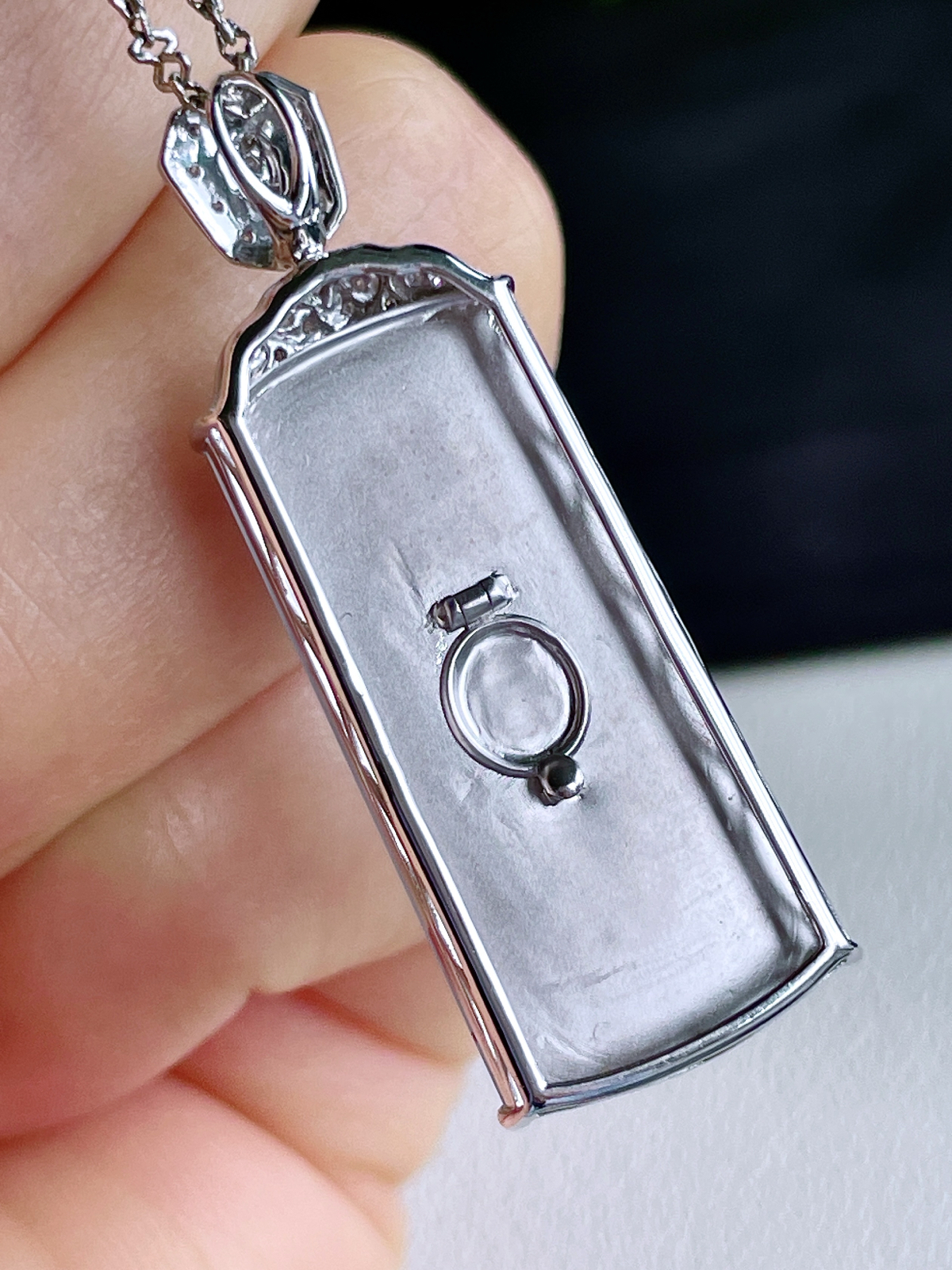 【镶嵌】冰紫罗兰无事柱飘花无事牌吊坠  
【说明】缅料 18k金镶嵌 性价比高  
【整体】39-14-9.3
【裸石】29-13-6.2