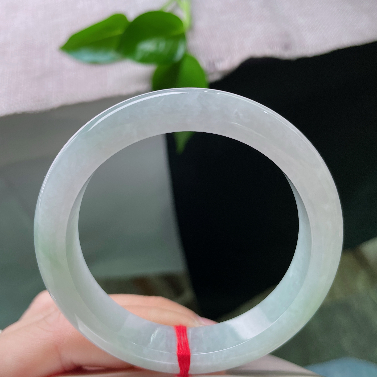 54.3/12.1/8.2，淡绿底正圈，水头好，种老，浅笑轻柔，精致，完美，ss50055a