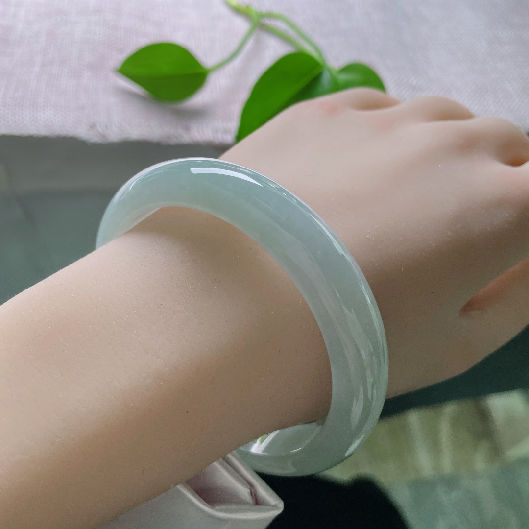 59.8/12.8/7.8，蓝底正圈，冰晶玉莹，种老，光感好，低调有内涵，皮纹，ss50268a