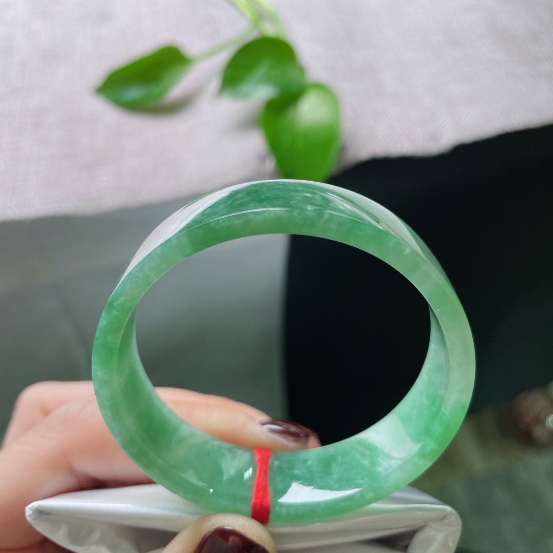 50.4/13.8/4.2，绿底正圈，方镯，水头好，种老，彰显贵气，皮纹，ss50208a