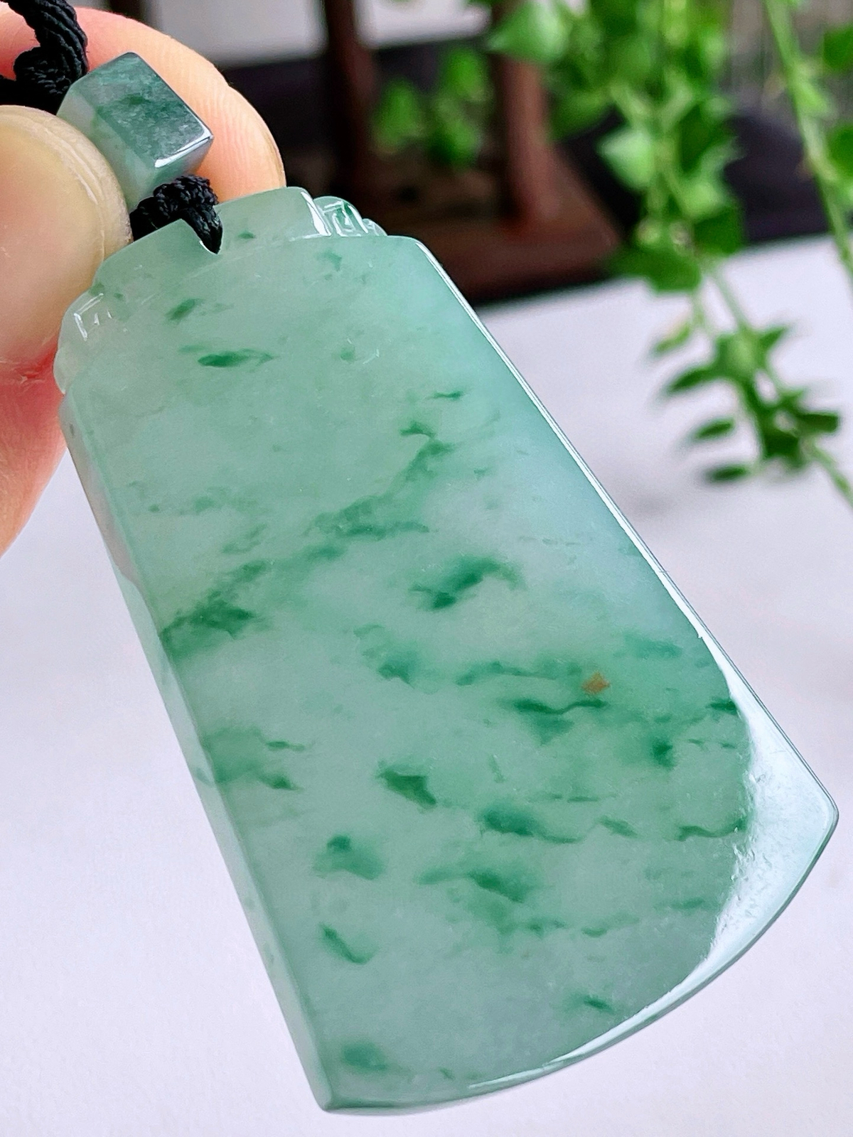 【裸石】冰飘绿花无事牌吊坠
【说明】缅料 性价比高  飘花
【尺寸】54-34.5-5.7