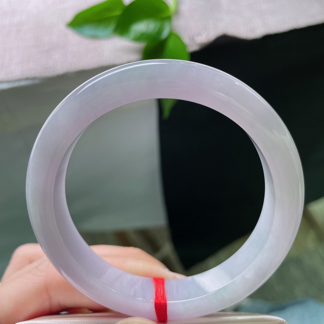 57.2/11.8/8.3紫罗兰正圈，水润细腻，紫是月色，玉是美人。整体完美，ss50001a