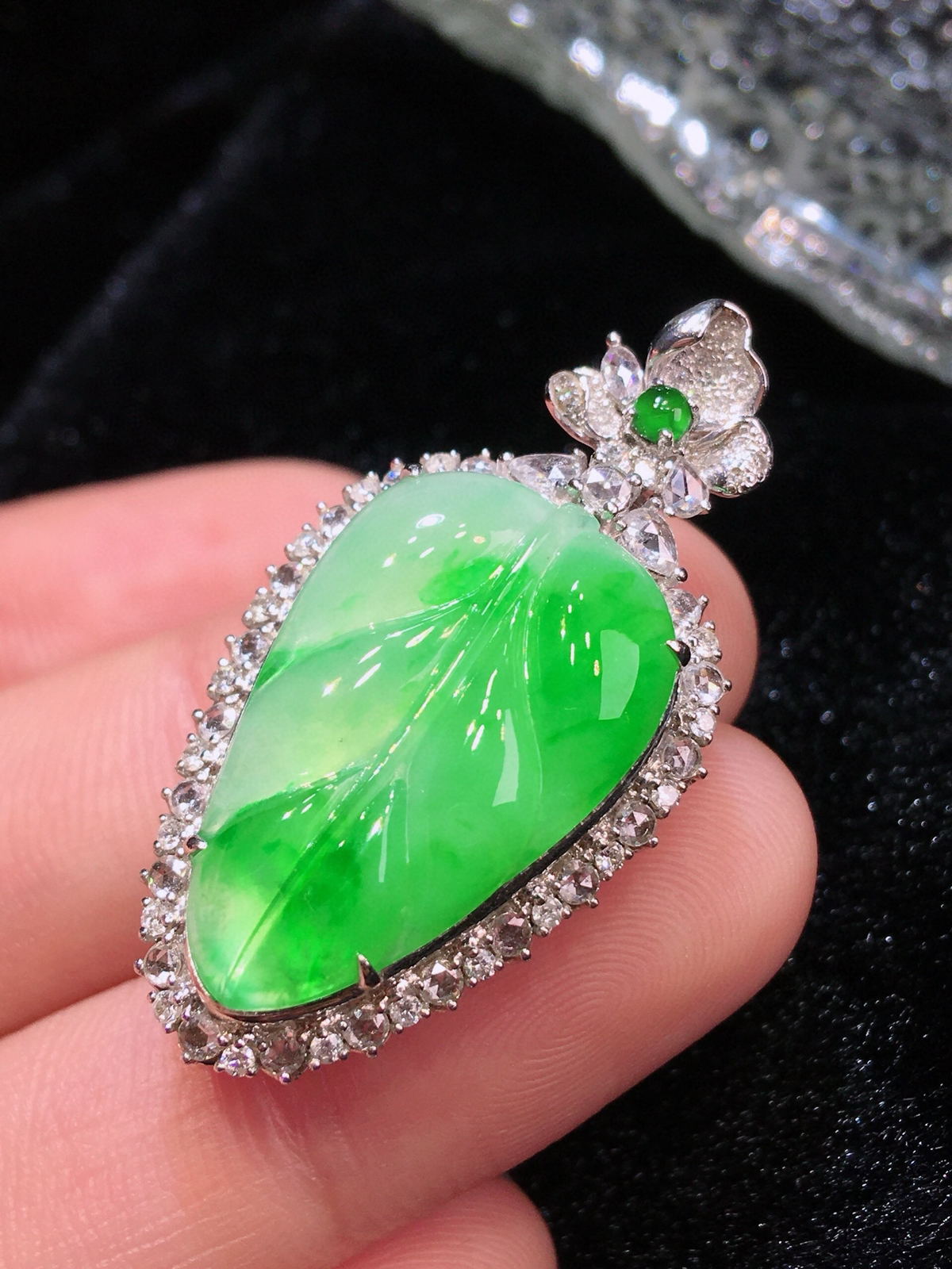 18K重金豪华镶嵌冰飘花树叶挂件