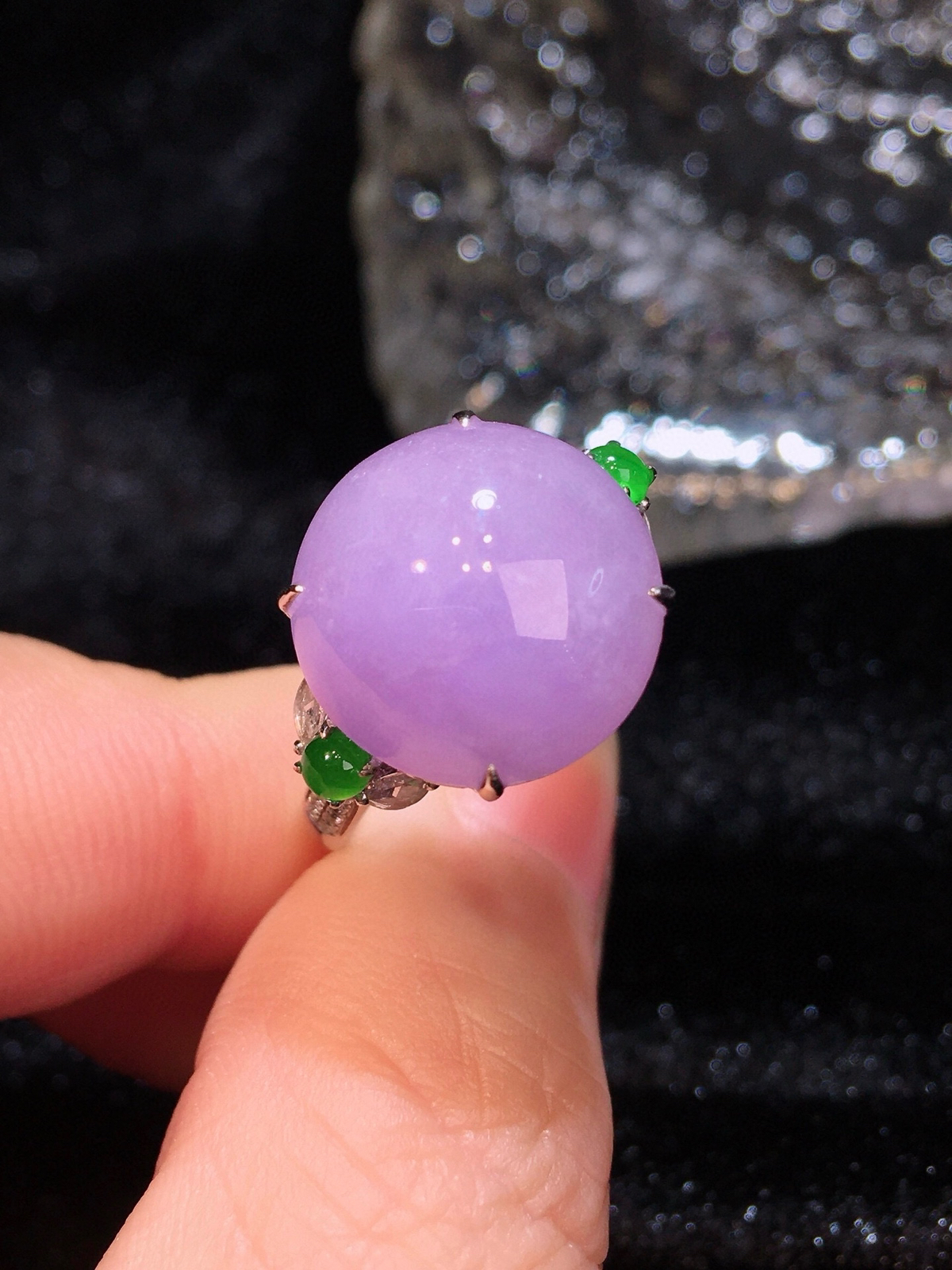 18k金镶嵌紫罗兰蛋面戒指