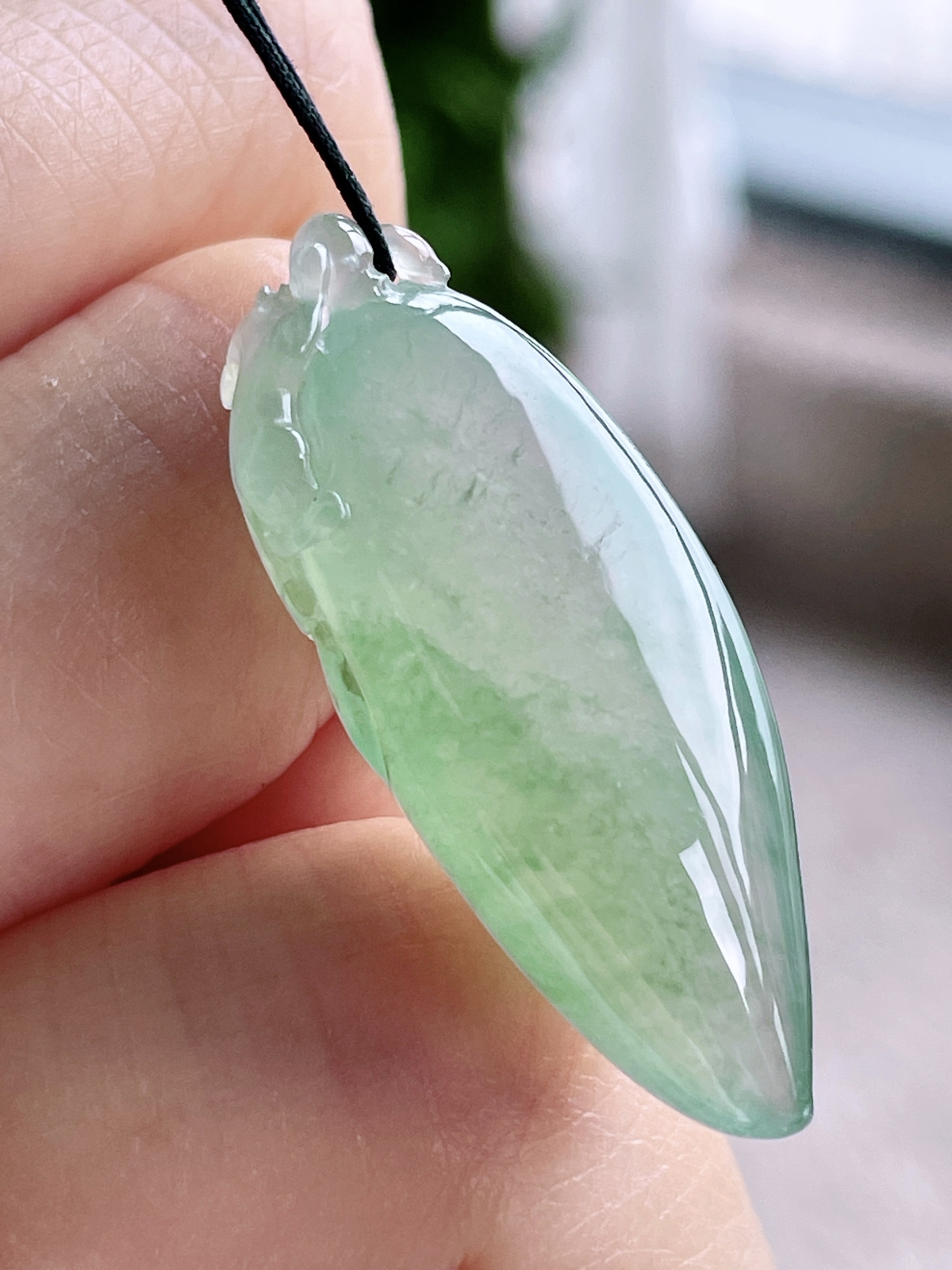 【裸石】冰飘花福瓜吊坠
【说明】缅料 性价比高  
【尺寸】 34.6-13.6-8.5