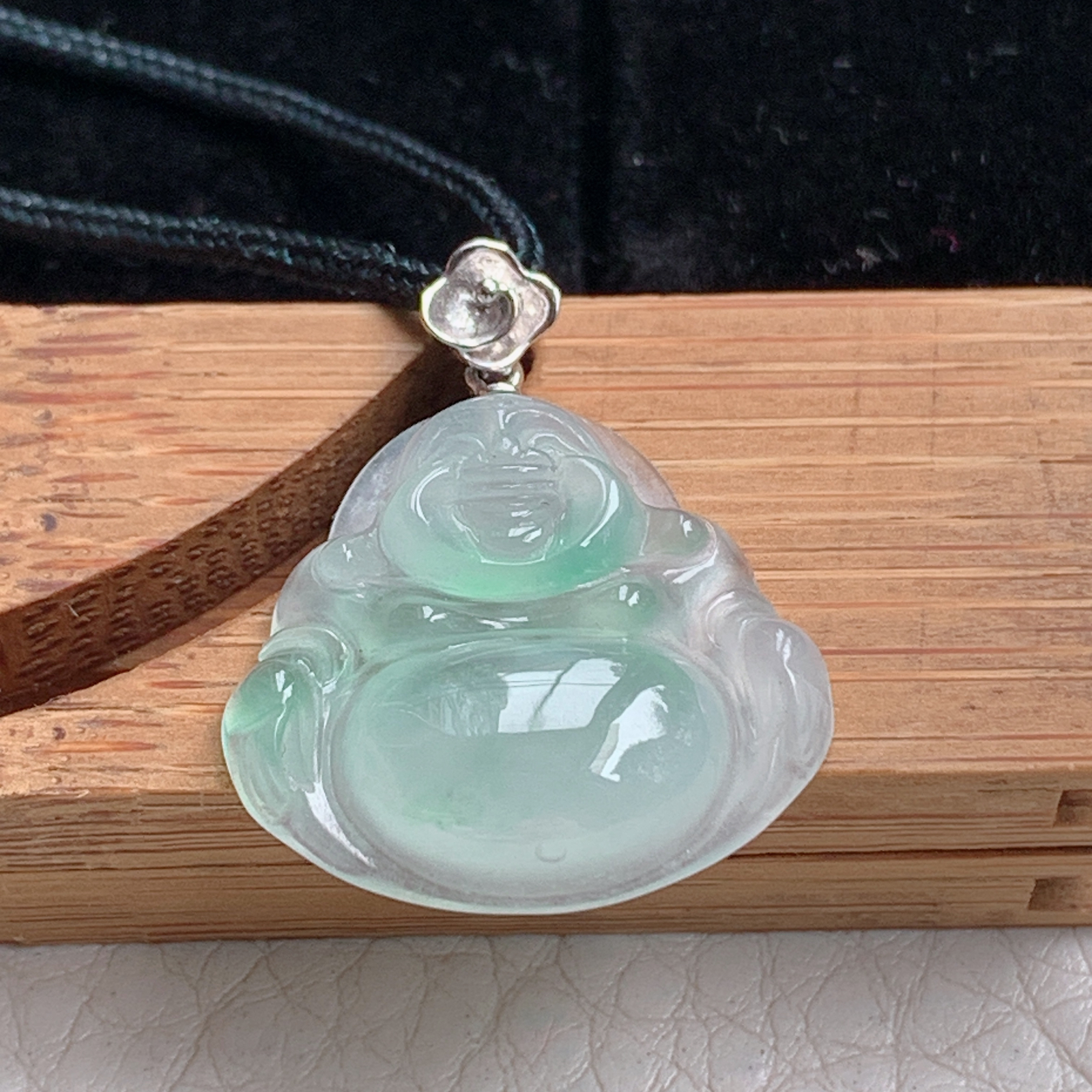 zz3实拍20*21.5*5.2缅甸翡翠冰种淡绿小佛公吊坠 镶金弥勒佛锁骨坠