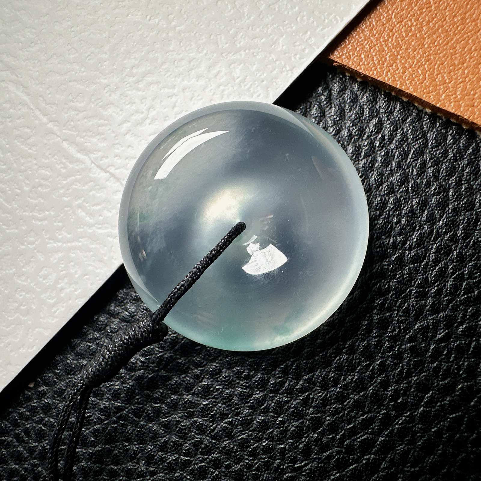 【冰种肥平安扣】质地细腻冰润，品质很好，冰感十足，胶感明显，收藏品质。