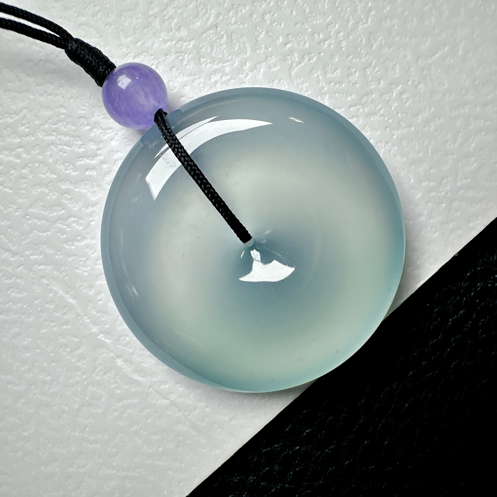 【冰种天空蓝平安扣】质地非常细腻干净，冰润十足，种老冰透，收藏品质