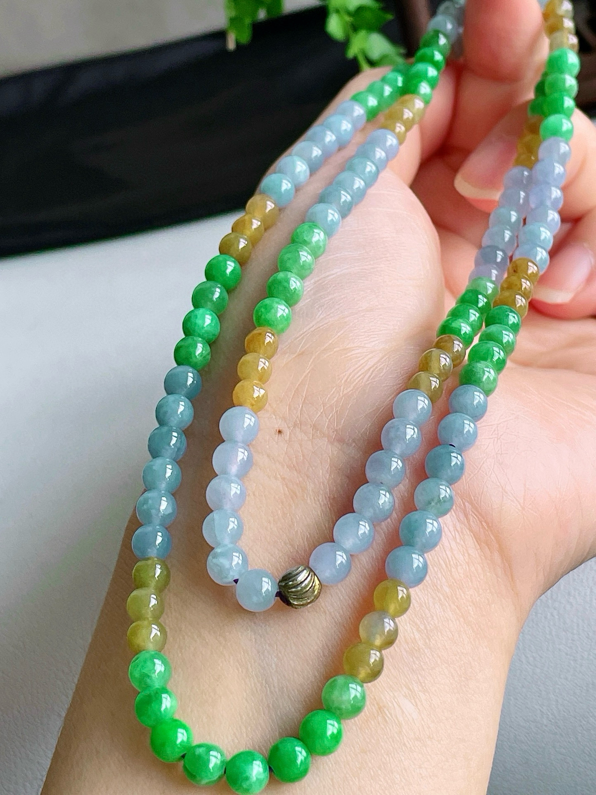 【珠子】冰多宝珠链圆珠珠子珠链
【说明】缅料 性价比高  
【尺寸】5.5mm，34cm