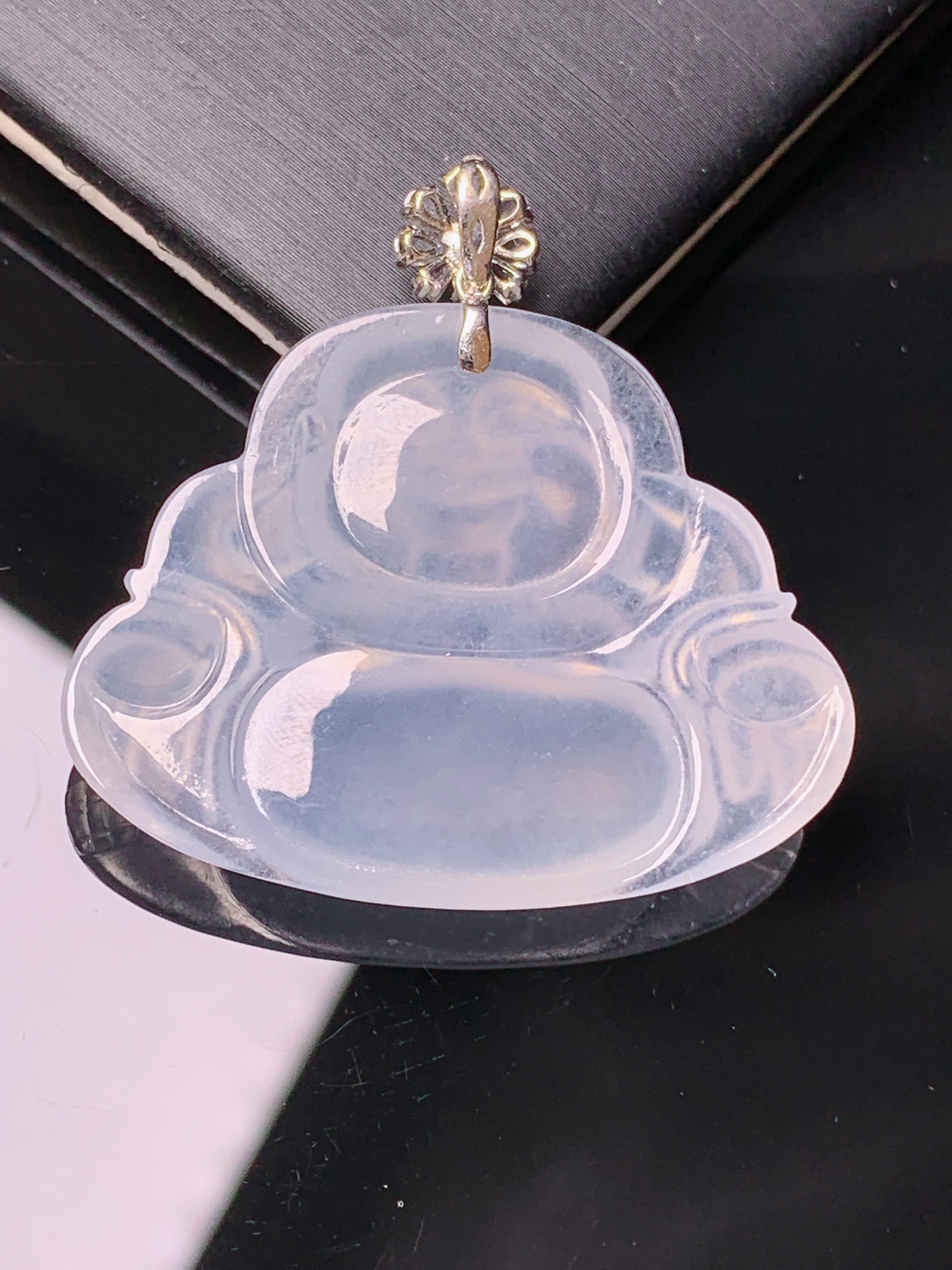 18k金钻镶嵌冰种佛公吊坠 玉质细腻 色泽艳丽清新 水润亮眼 整体尺寸35.7*36*5.5y4