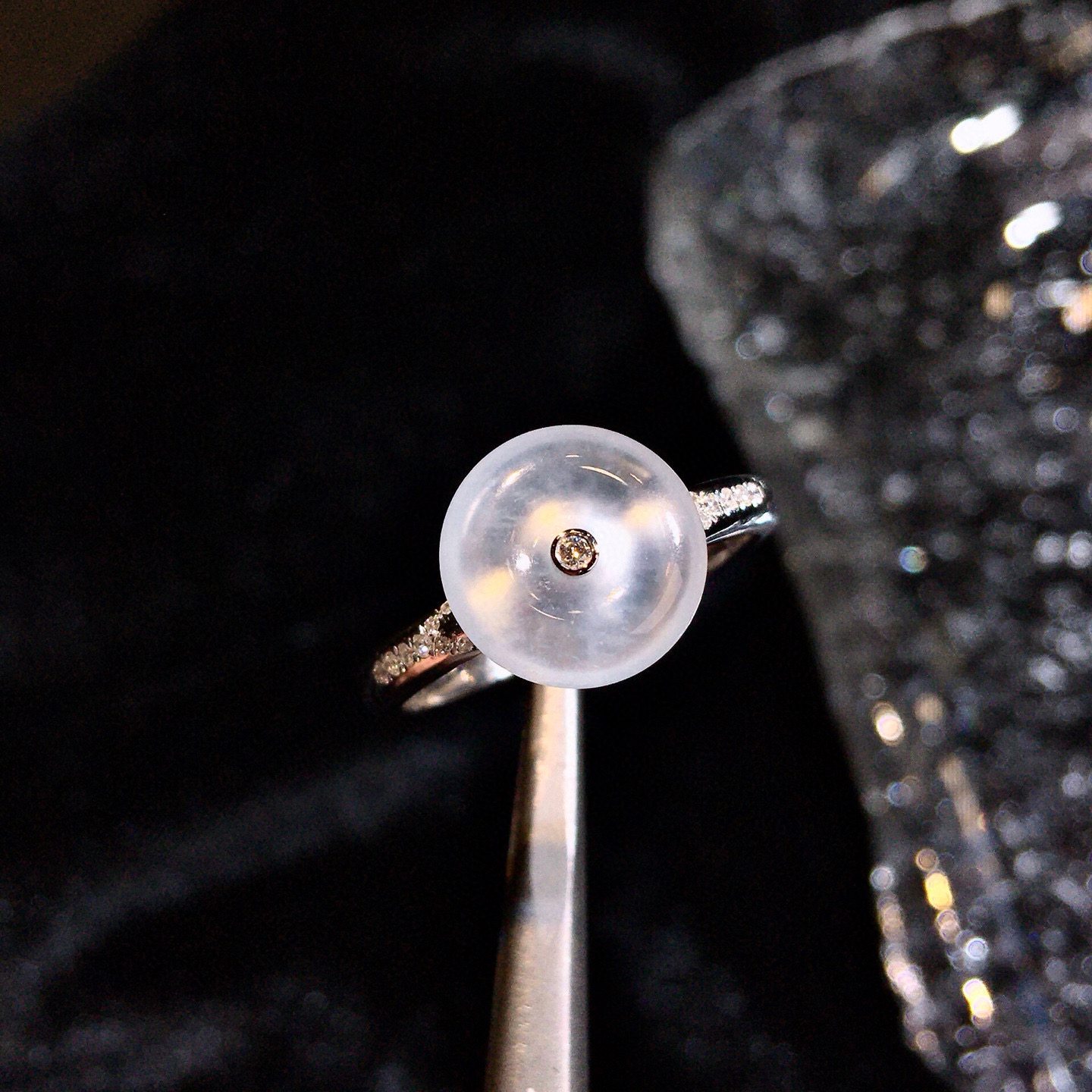 18K金镶嵌冰种平安扣戒指