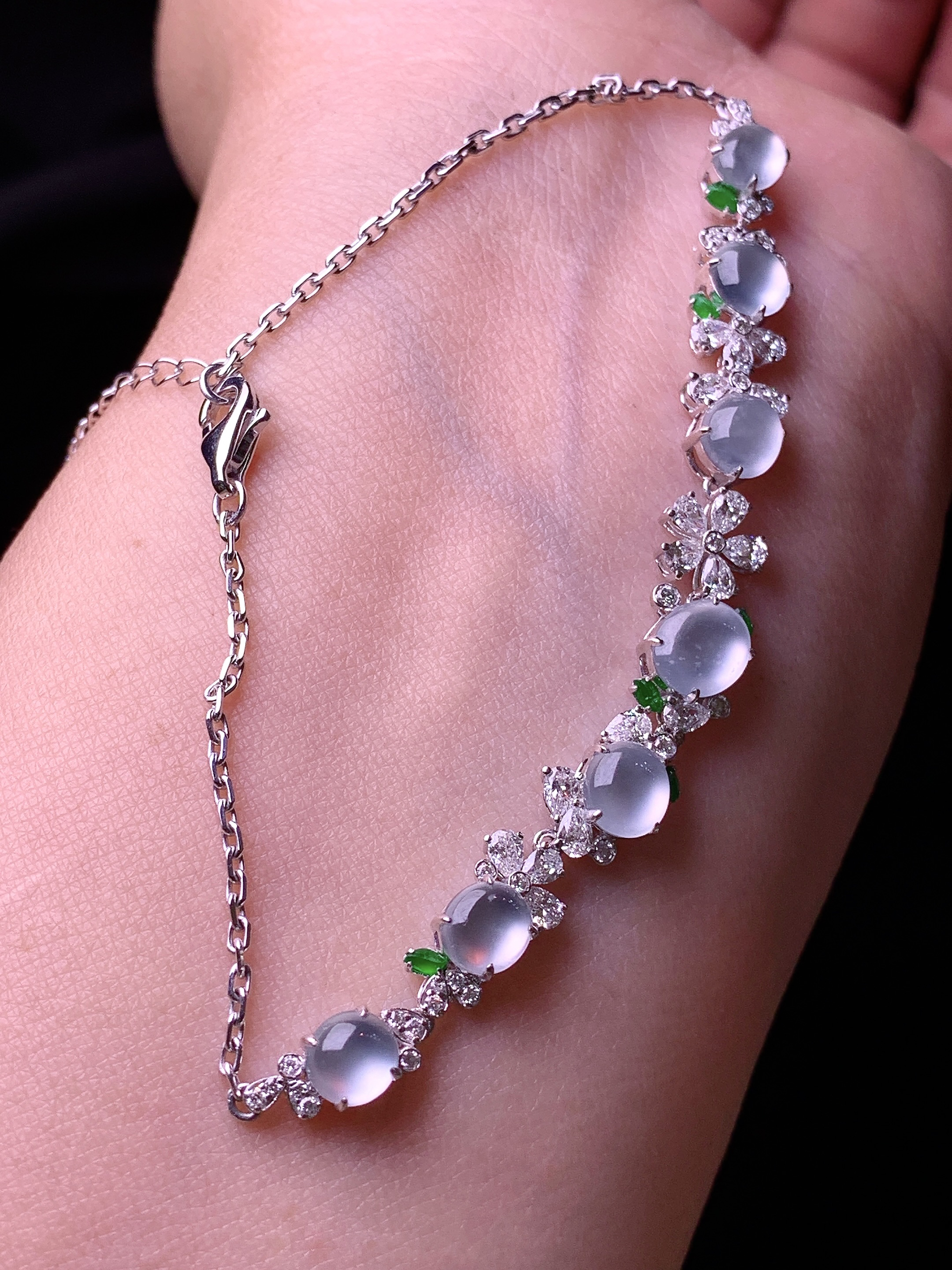 18k金钻镶嵌玻璃种蛋面手链 玉质细腻 色泽艳丽清新 水润亮眼 整体尺寸180*6.8*4.3m5