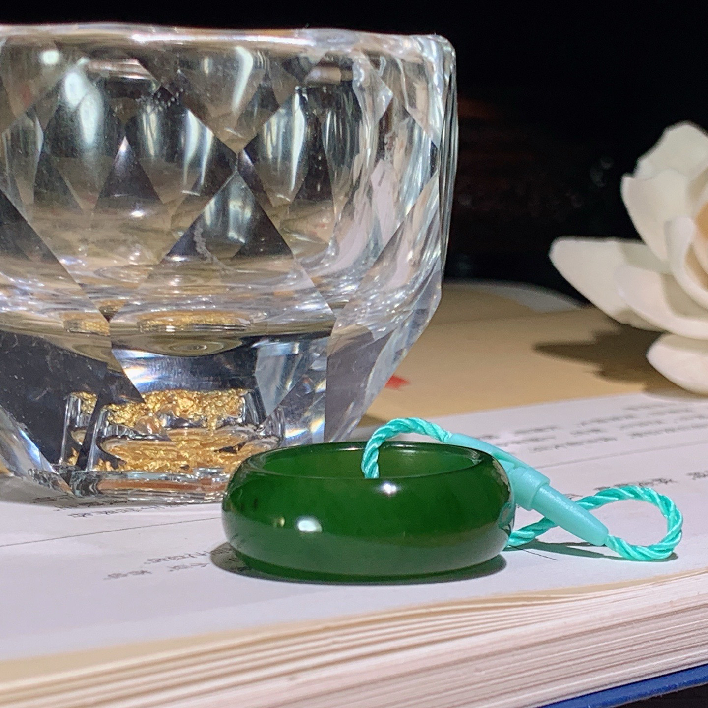 和田玉阳绿俄罗斯碧玉扳指挂件 内径18尺寸9/4！玉质细腻油润 底色纯净 脂粉好，品质好。lt260