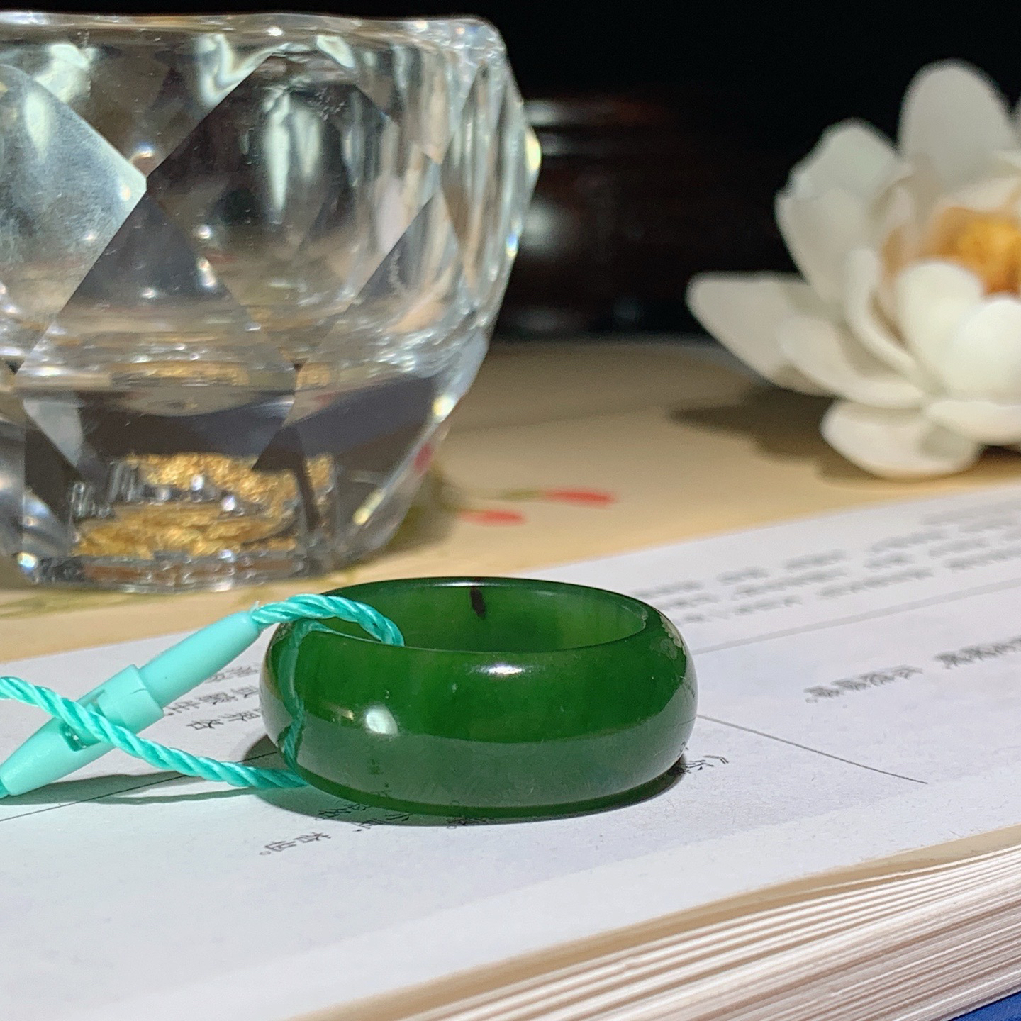 和田玉阳绿俄罗斯碧玉扳指挂件 内径20尺寸10/4！玉质细腻油润 底色纯净 脂粉好，品质好。lt260402