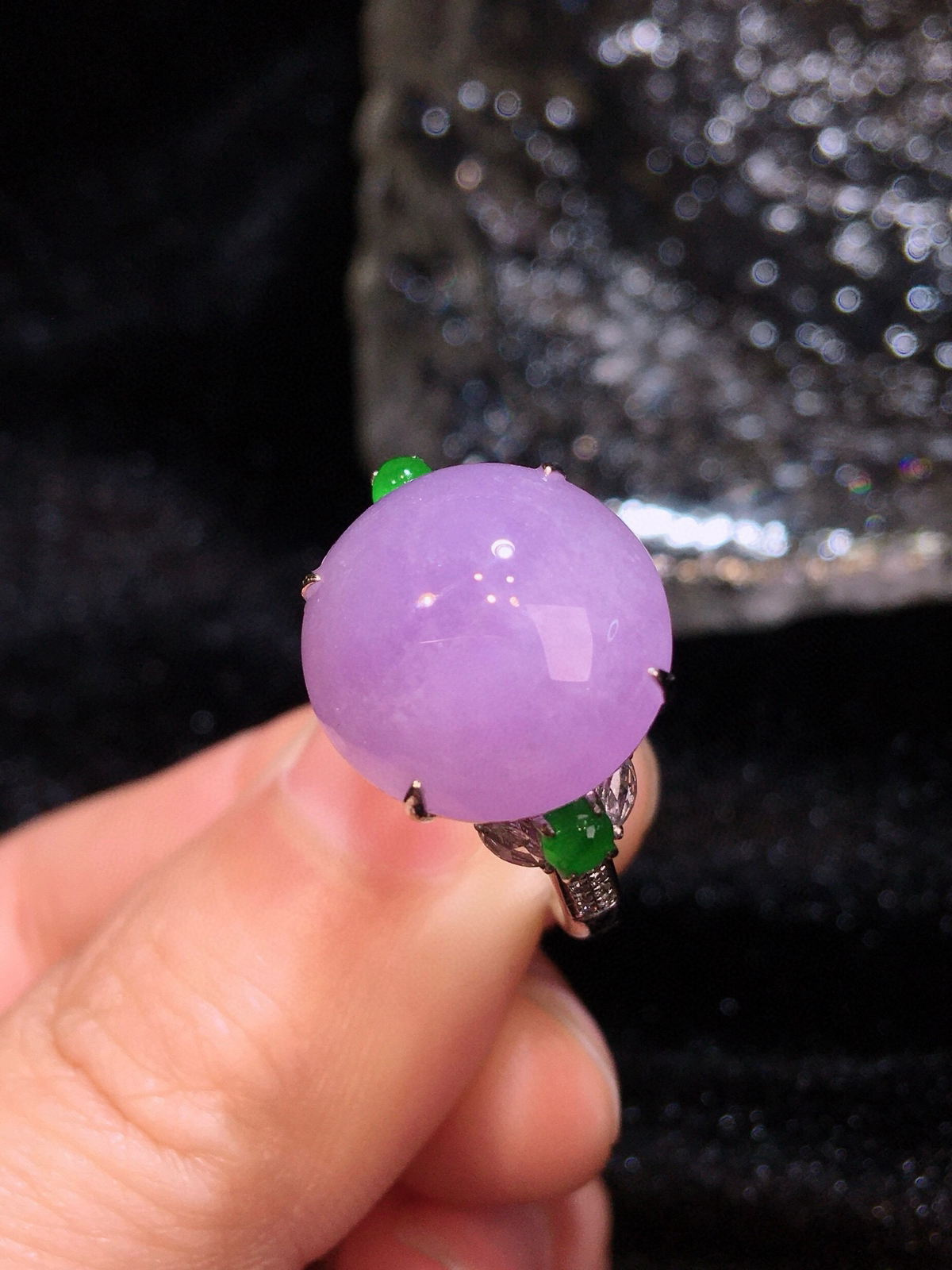 18k金镶嵌紫罗兰蛋面戒指