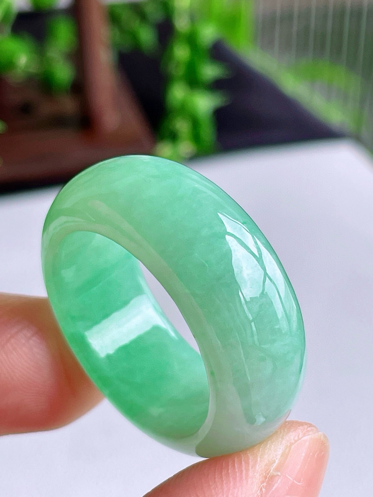 【裸石】冰甜绿戒圈指环
【说明】缅料 性价比高  
【尺寸】10.8-5
【圈口】26号