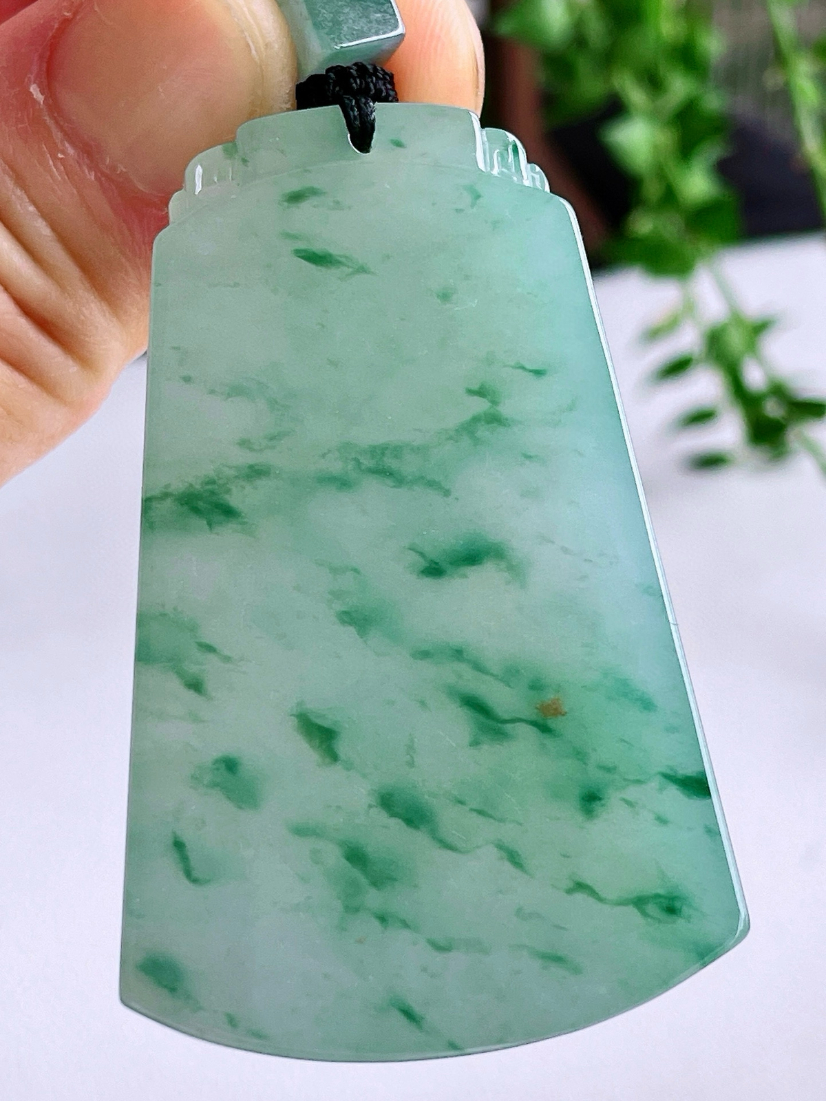 【裸石】冰飘绿花无事牌吊坠
【说明】缅料 性价比高  飘花
【尺寸】54-34.5-5.7