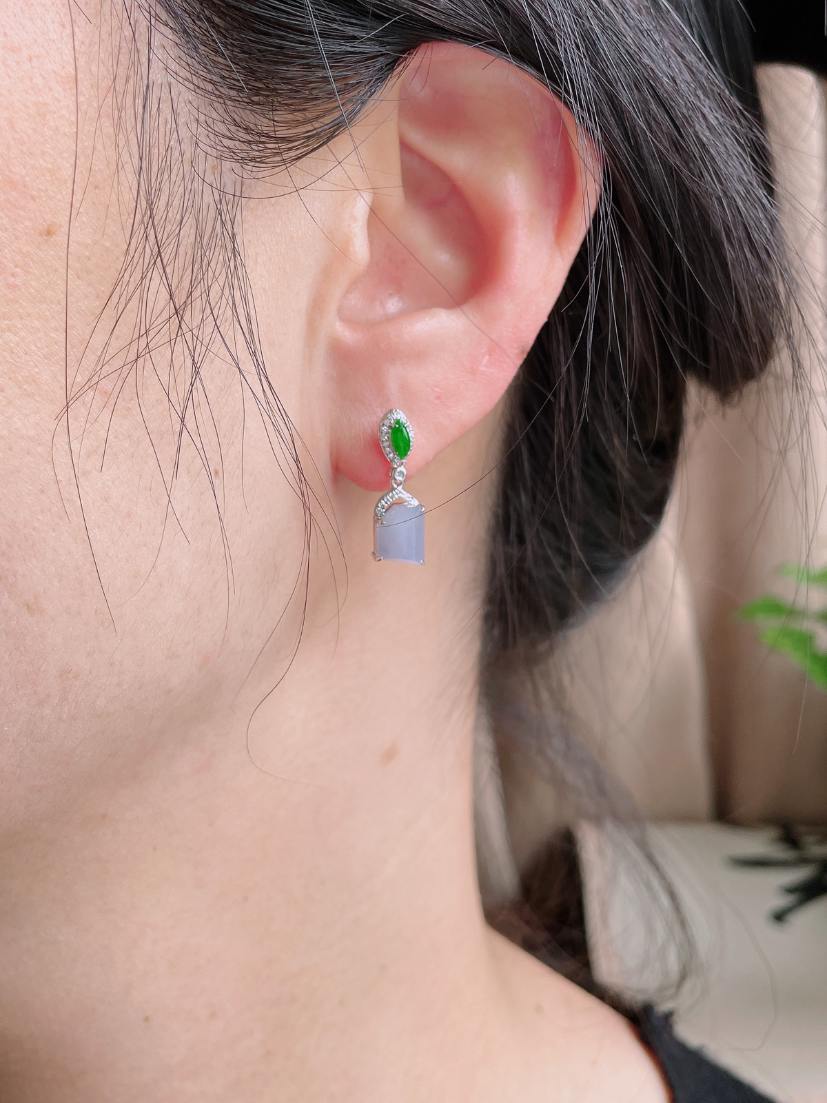 【镶嵌】冰紫罗兰随形耳坠
【说明】缅料 18k金镶嵌 性价比高  
【整体】20-6.3-5.4
【裸石】6.7-5.7-3