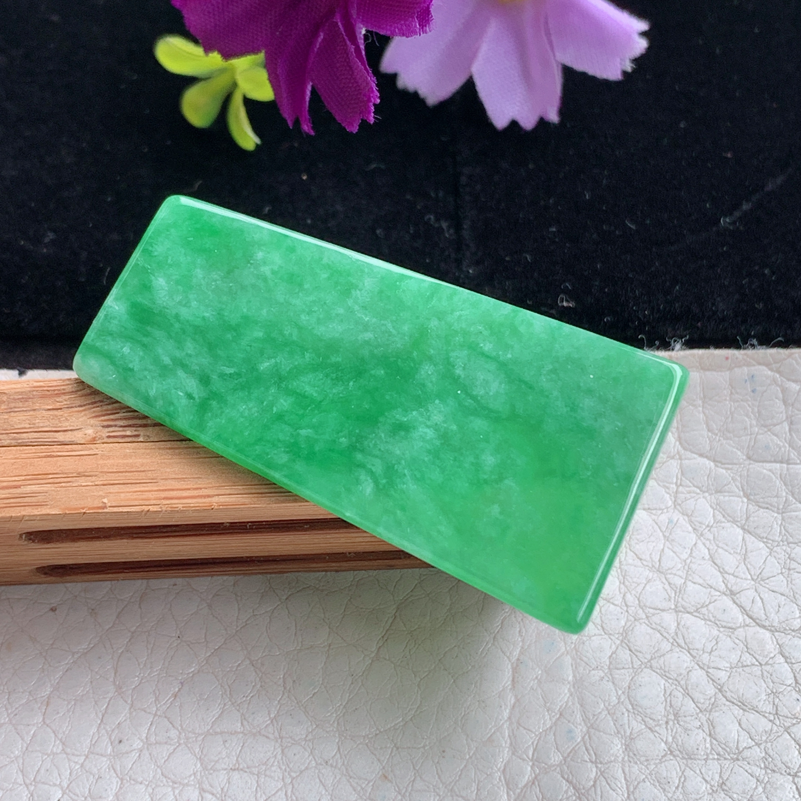 zz3实拍48.5*25.8*2.7缅甸翡翠满绿平安无事牌吊坠 飘绿意境无字牌素面玉坠