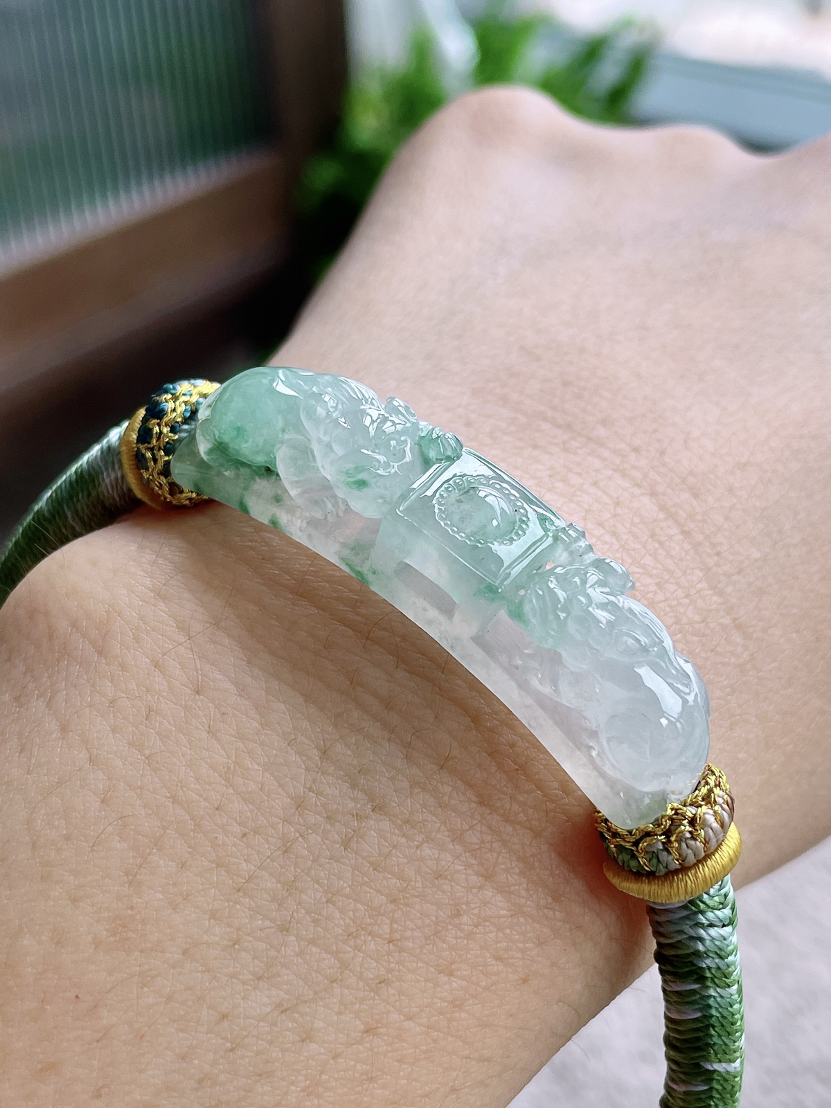 【裸石】冰飘花貔貅手绳手牌
【说明】缅料 性价比高  
【尺寸】45.5-10.1-10.8