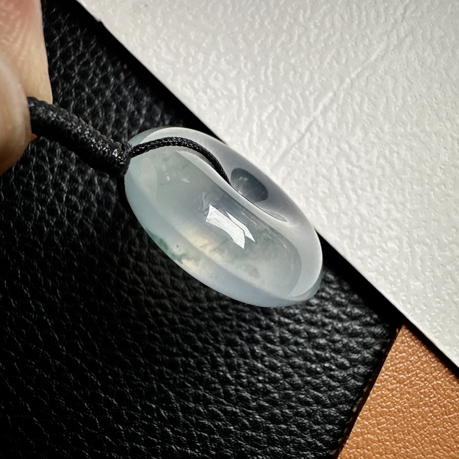 【冰种肥平安扣】质地细腻冰润，品质很好，冰感十足，胶感明显，收藏品质。