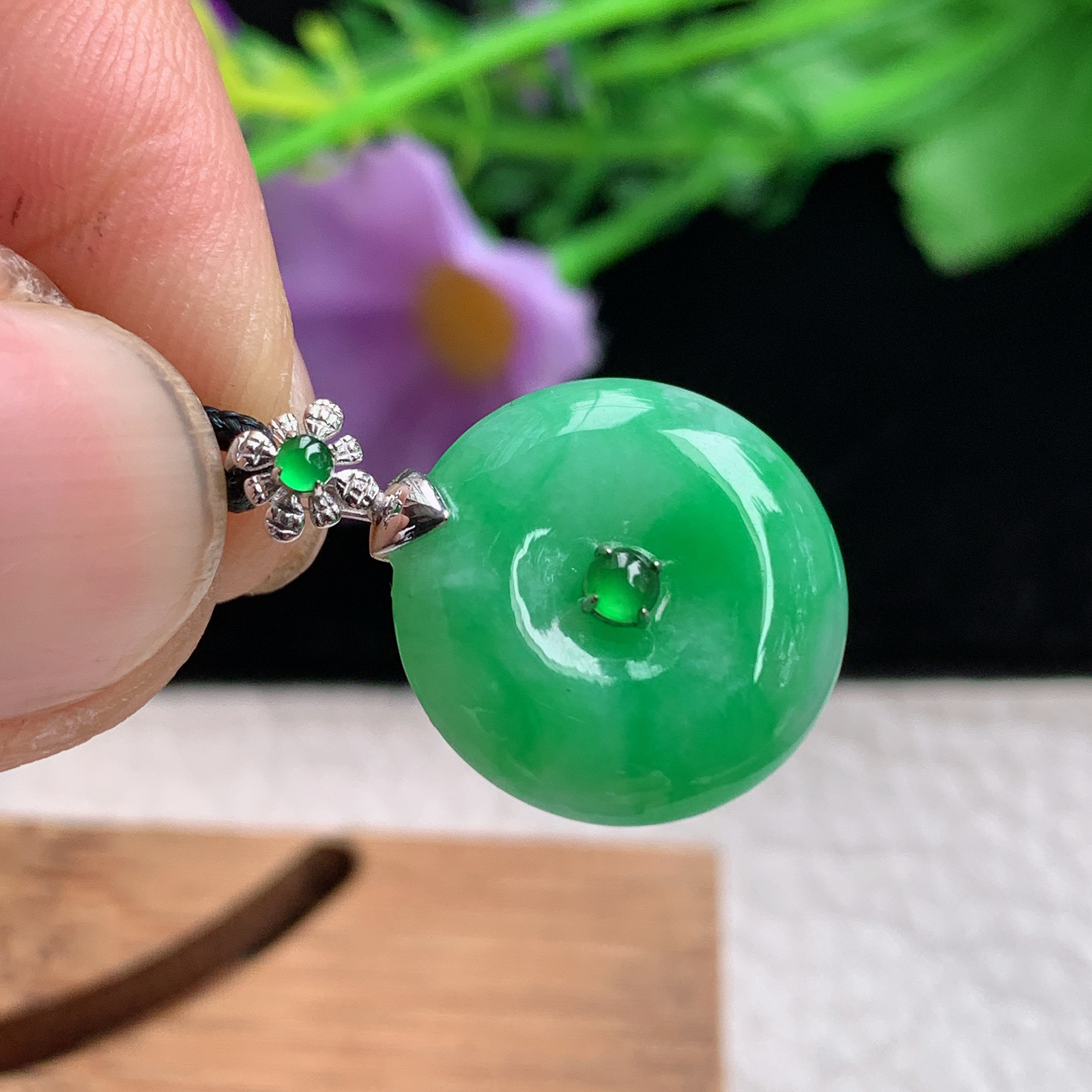 zz3实拍连金23.6*16.6*5.5缅甸翡翠满绿精美平安扣小吊坠 镶金锁骨坠