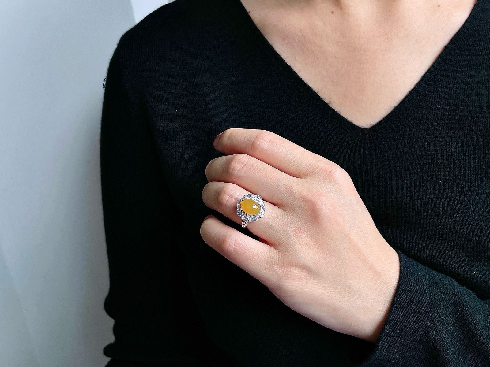 【镶嵌】高冰黄翡蛋面戒指 
【说明】缅料 18k金镶嵌 性价比高  
【整体】15.5-15.4-11.3
【裸石】11.2-8-5.5
【圈口】13号