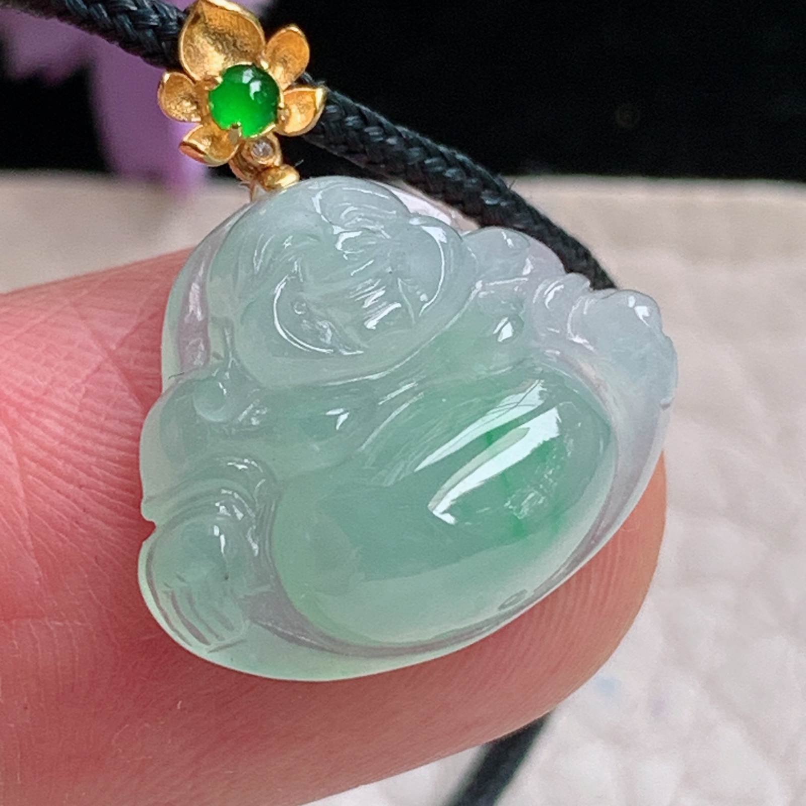 zz3实拍17*18.5*6.2缅甸翡翠满绿精美小佛公吊坠 镶金一刀切弥勒佛锁骨坠