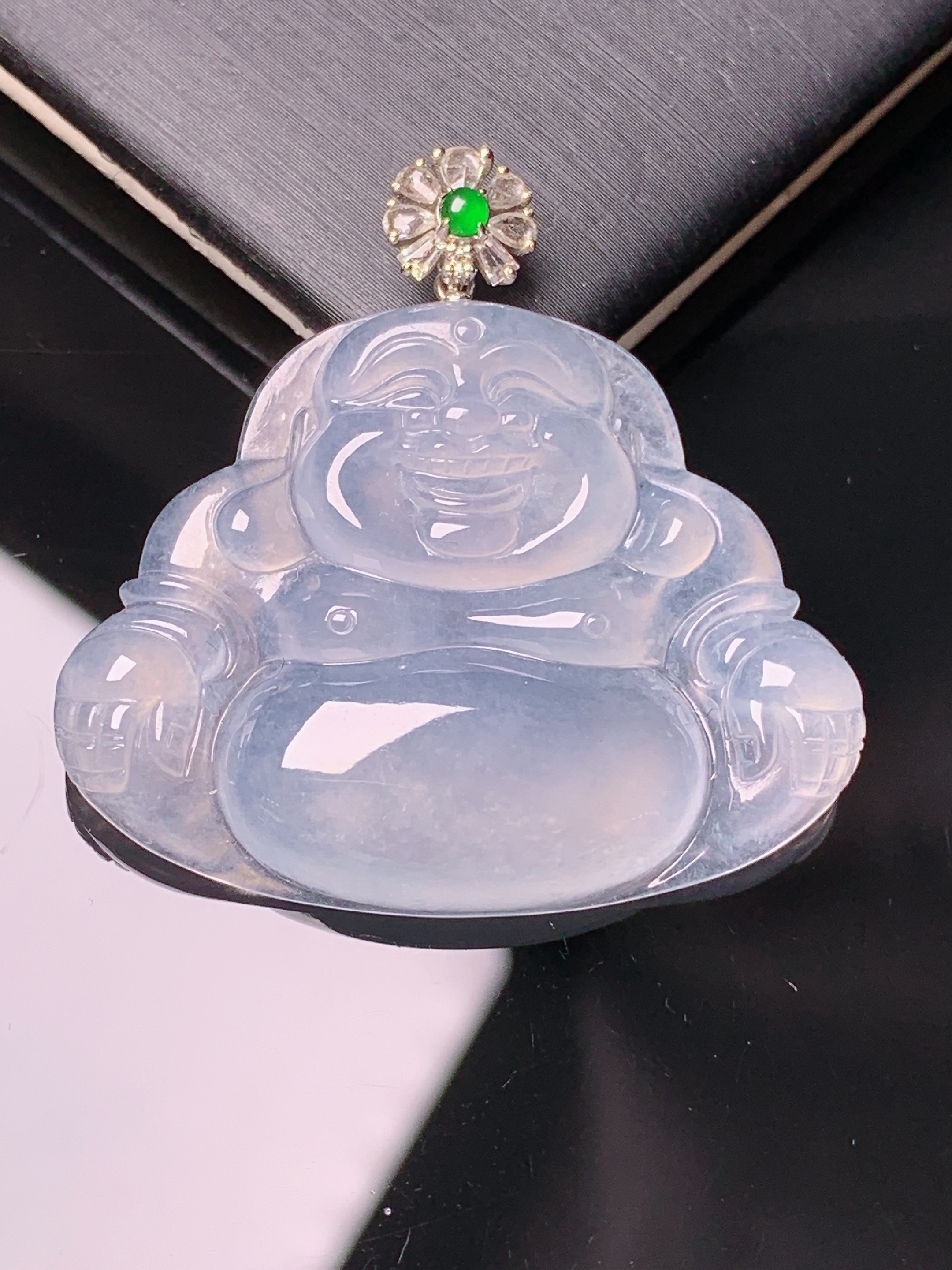 18k金钻镶嵌冰种佛公吊坠 玉质细腻 色泽艳丽清新 水润亮眼 整体尺寸35.7*36*5.5y4