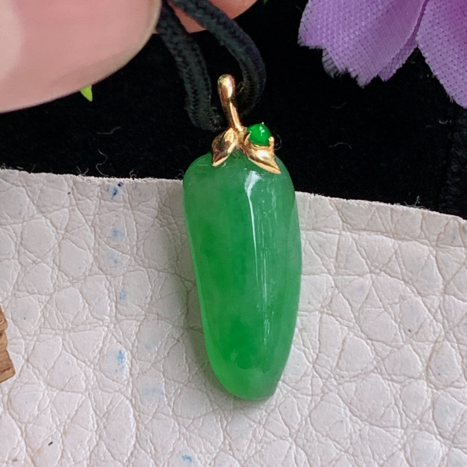 zz3实拍连金25*8.8*4.5缅甸翡翠满绿精美小福瓜小吊坠 镶金锁骨坠