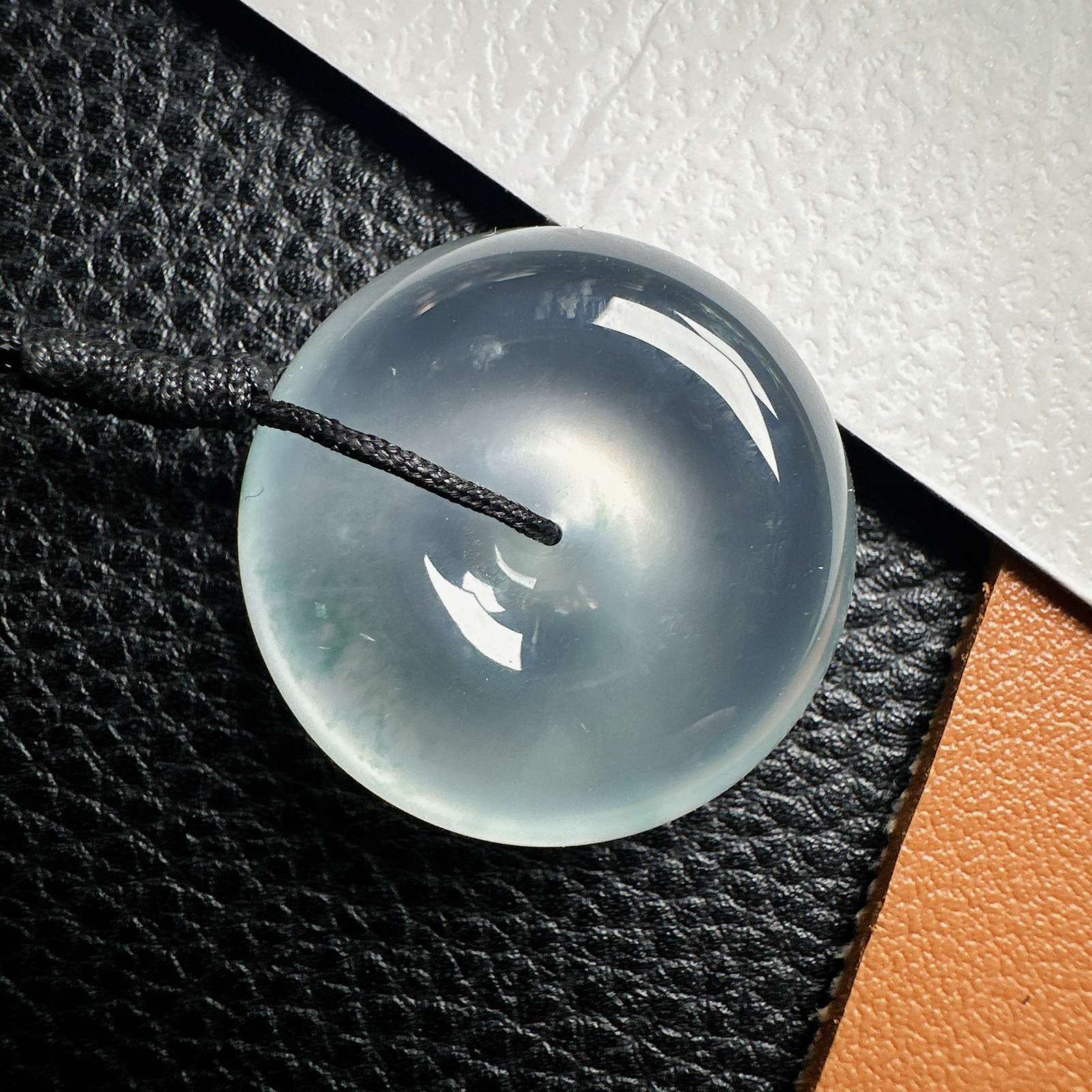 【冰种肥平安扣】质地细腻冰润，品质很好，冰感十足，胶感明显，收藏品质。