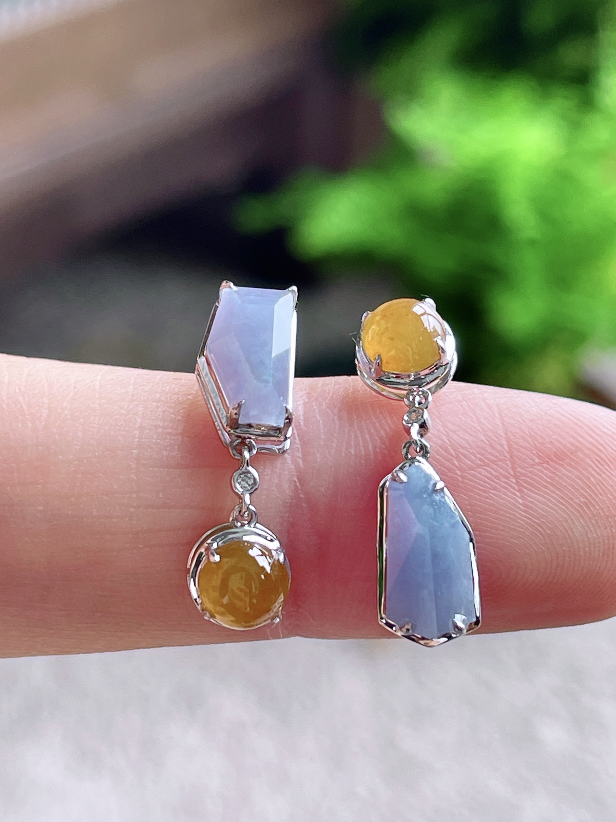 【镶嵌】冰紫罗兰随形耳坠
【说明】缅料 18k金镶嵌 性价比高  
【整体】21-5.3-4.5
