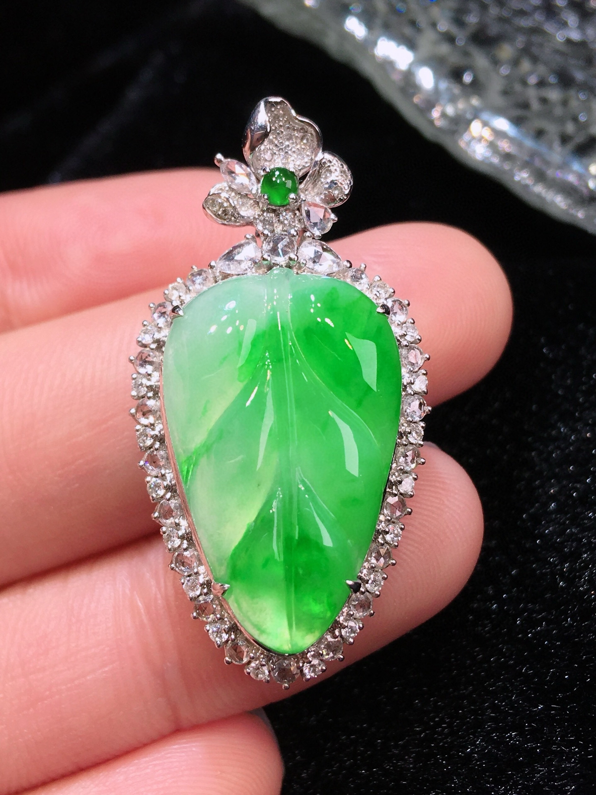 18K重金豪华镶嵌冰飘花树叶挂件