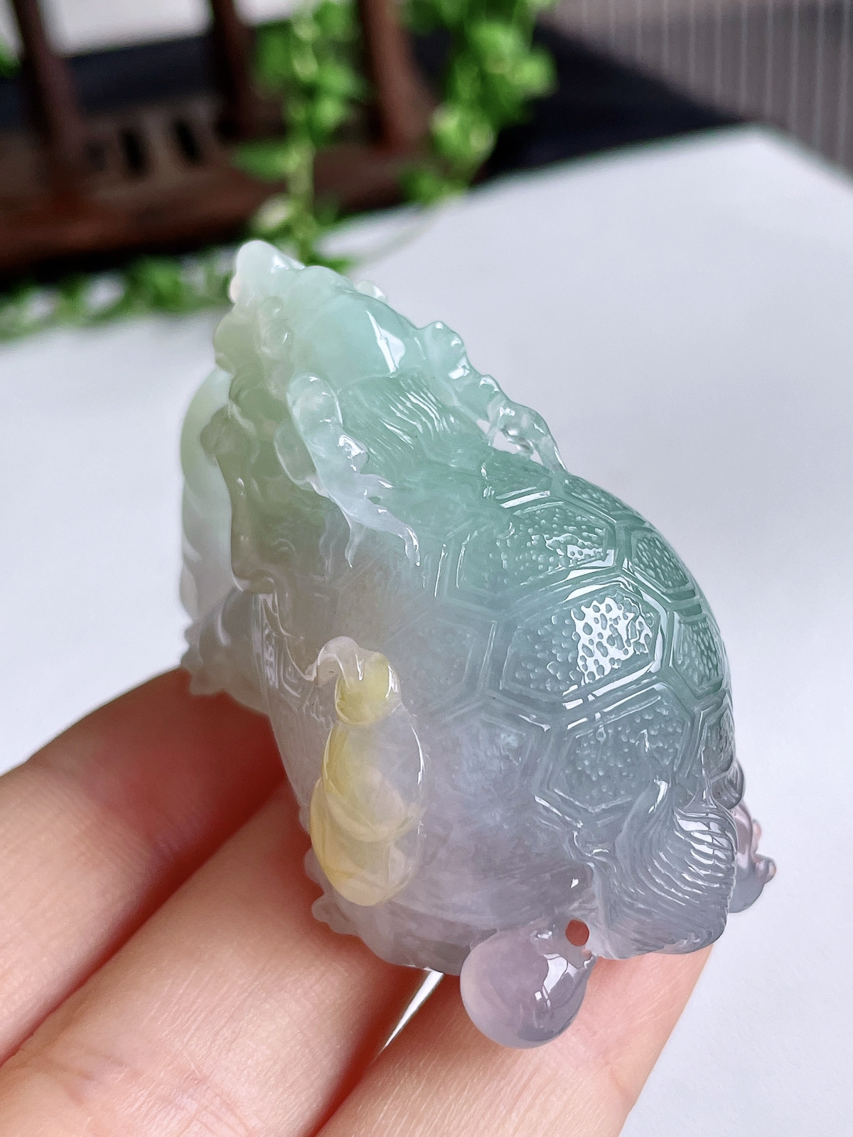 【裸石】冰春彩龙龟吊坠
【说明】缅料 性价比高  
【尺寸】57-34-31.4