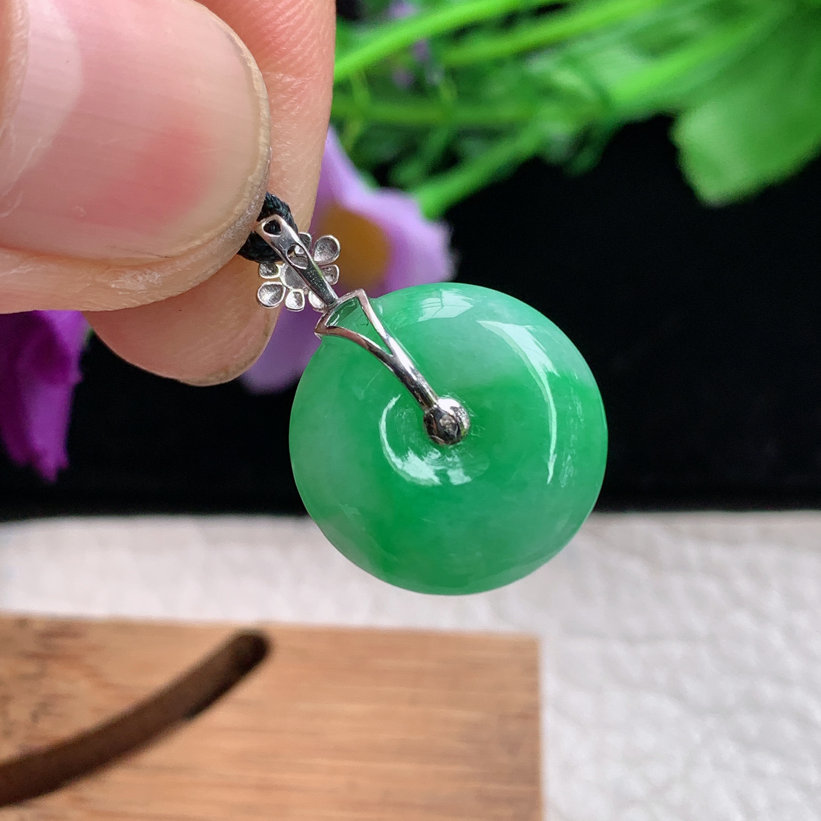 zz3实拍连金23.6*16.6*5.5缅甸翡翠满绿精美平安扣小吊坠 镶金锁骨坠