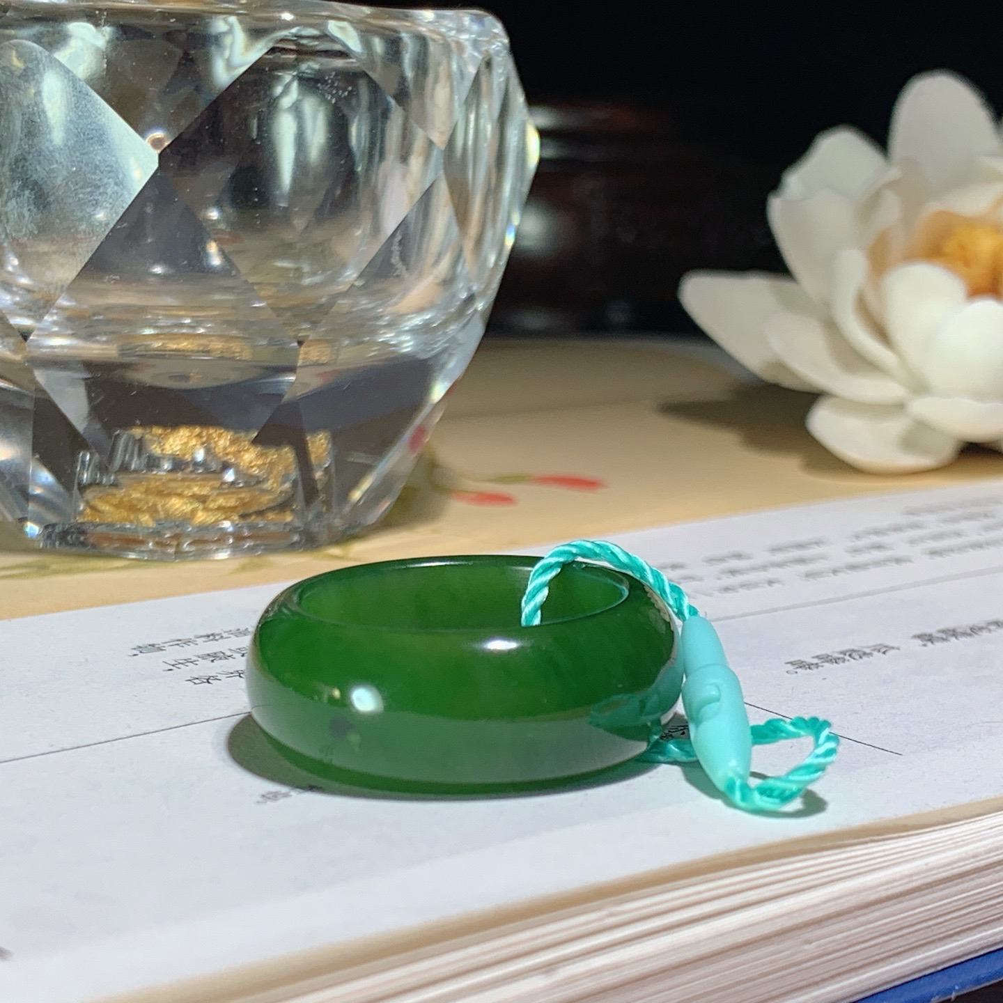 和田玉阳绿俄罗斯碧玉扳指挂件 内径20尺寸10/4！玉质细腻油润 底色纯净 脂粉好，品质好。lt26