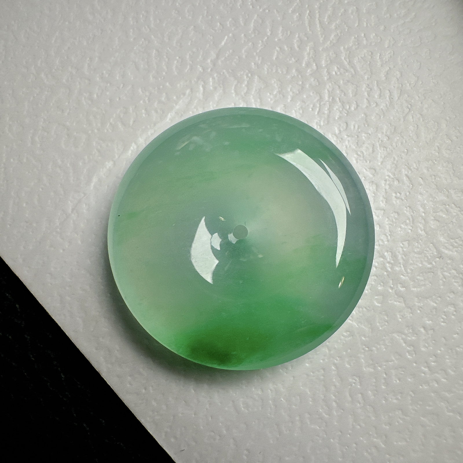 【冰种飘阳绿平安扣】质地细腻，品质很好，冰感十足，胶感明显，收藏品质。