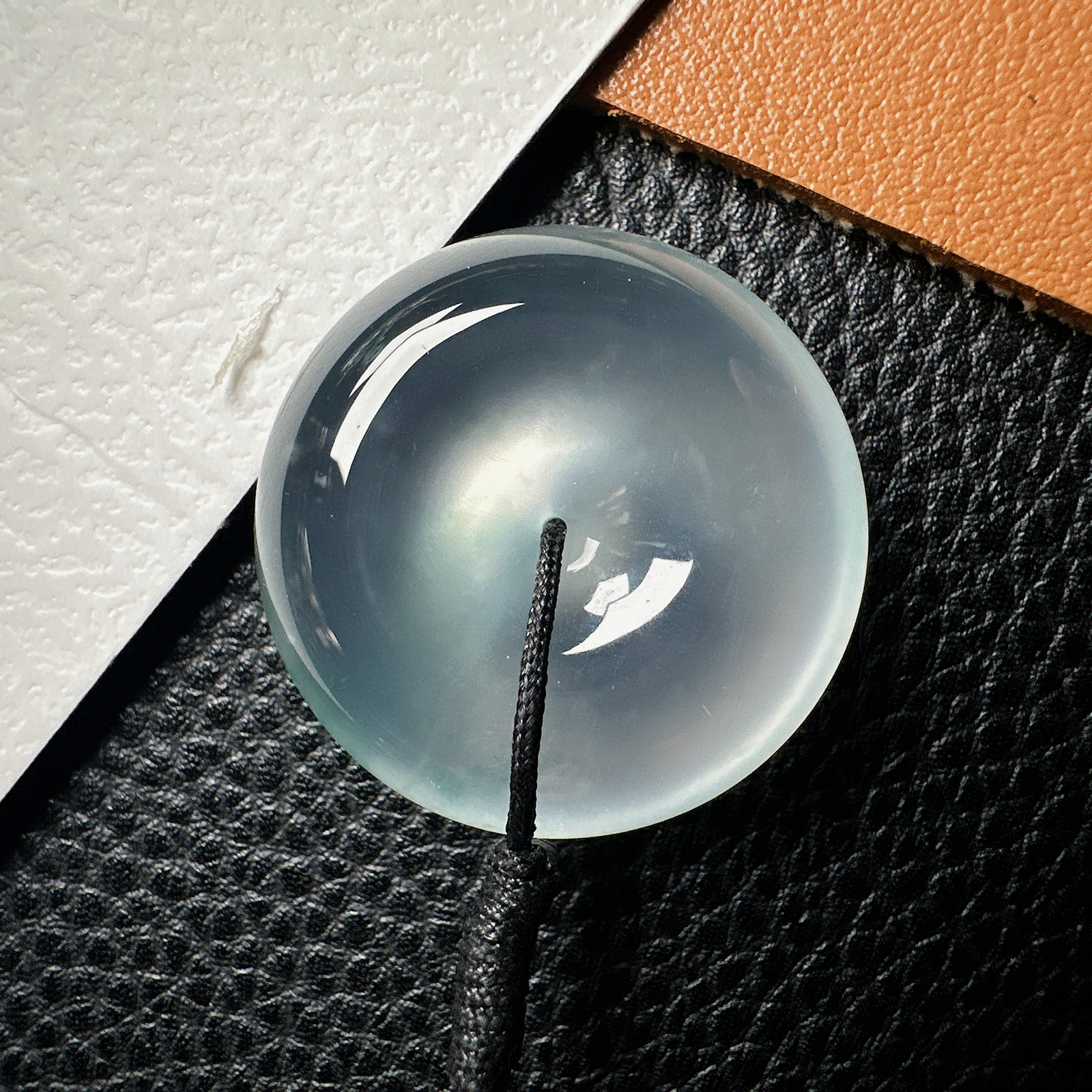 【冰种肥平安扣】质地细腻冰润，品质很好，冰感十足，胶感明显，收藏品质。