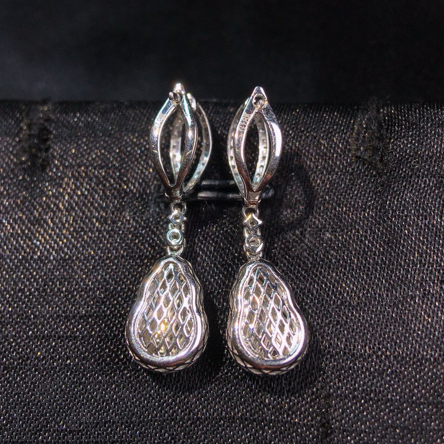 18k金镶嵌翡翠满绿葫芦耳坠