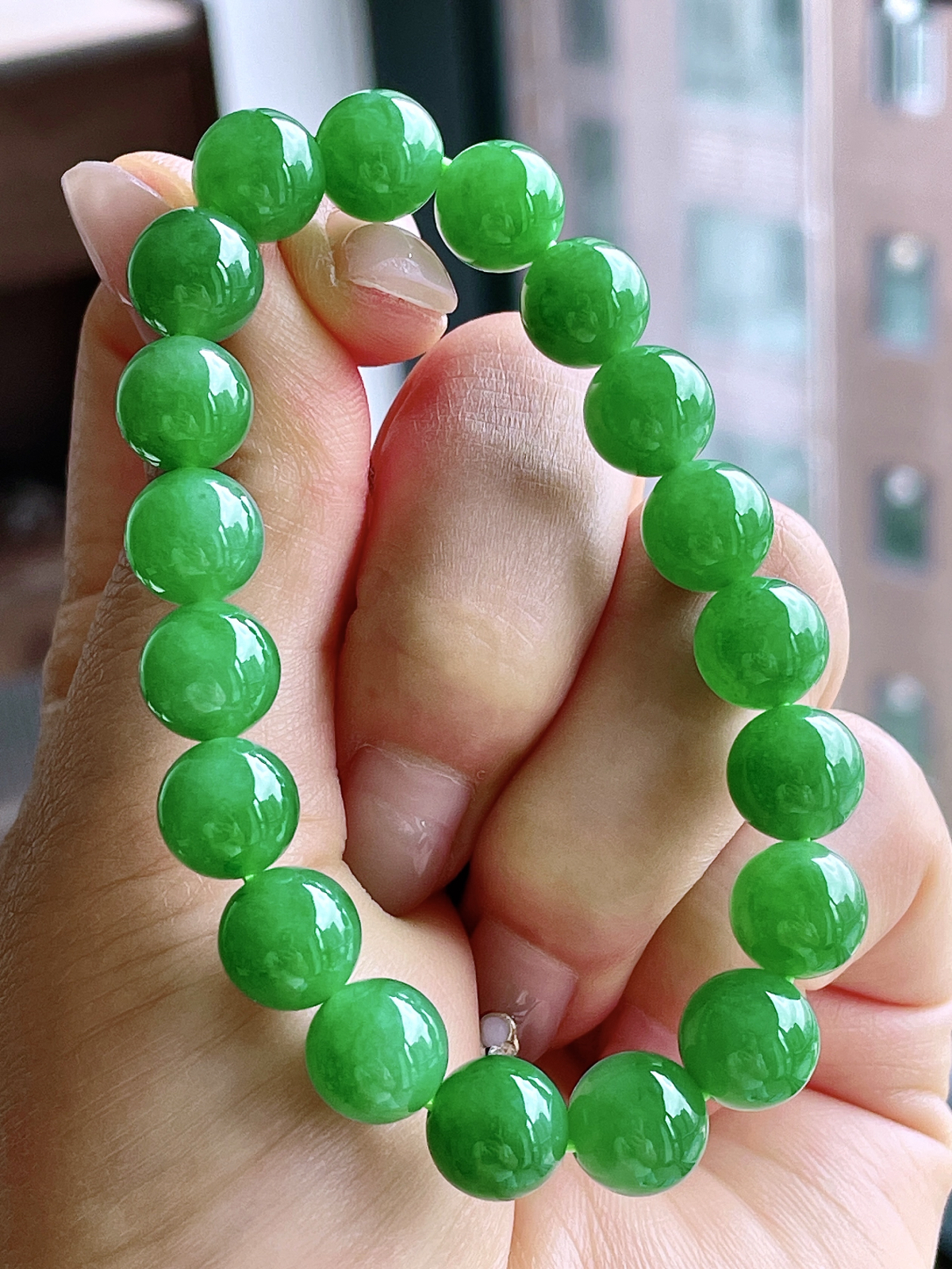 【珠子】冰阳绿手串圆珠珠子手串
【说明】缅料 性价比高  
【尺寸】10mm