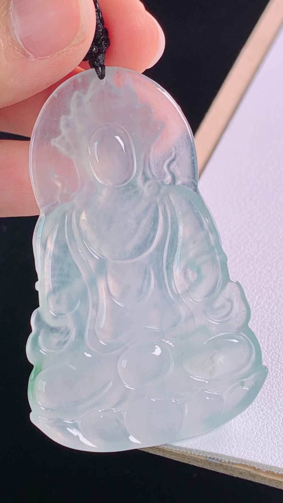 高冰度母
种水晶莹剔透
尺寸:60.7-39.4-5.7mm