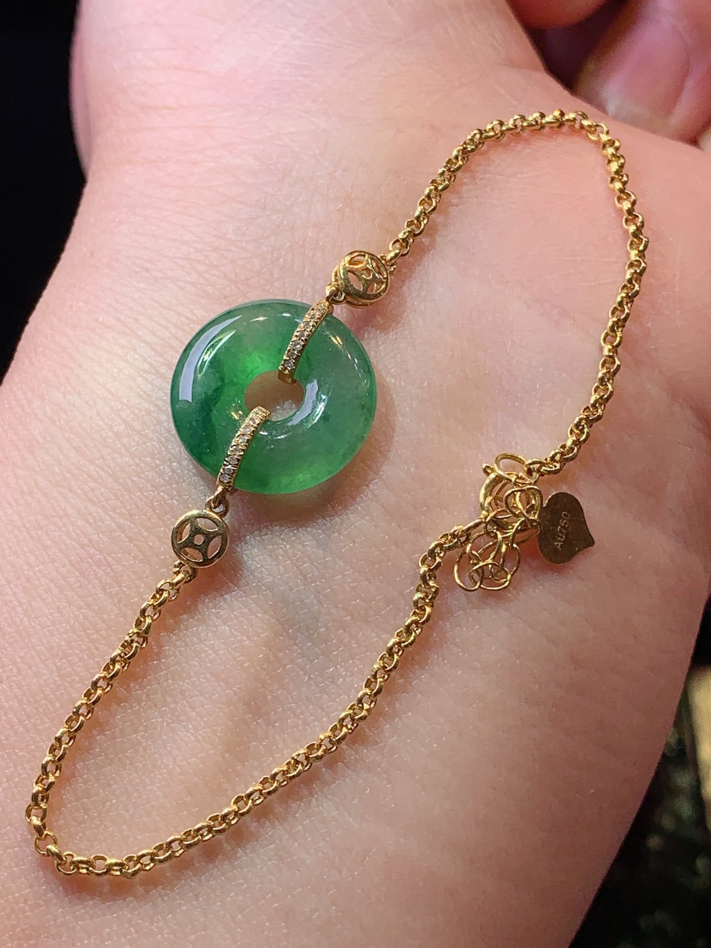 18k金镶嵌飘绿平安扣手链 玉质细腻 色泽清新艳丽 整体尺寸13.7*3.3m1