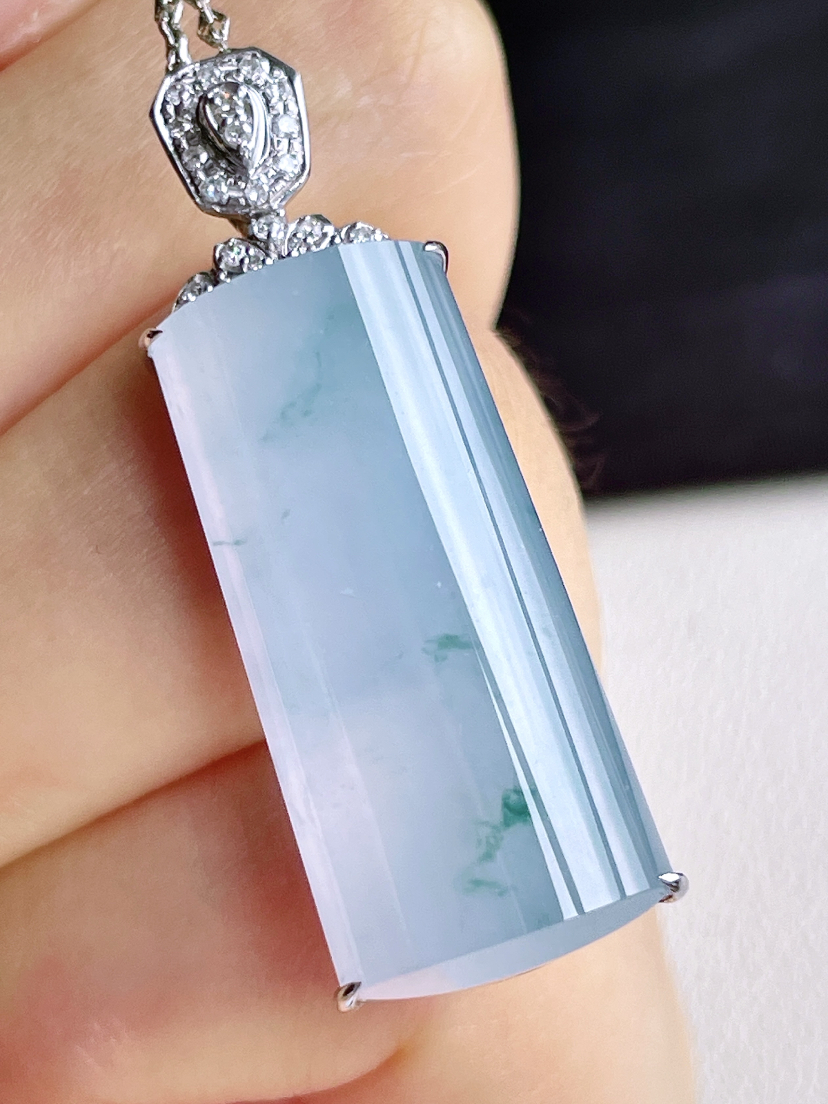 【镶嵌】冰紫罗兰无事柱飘花无事牌吊坠  
【说明】缅料 18k金镶嵌 性价比高  
【整体】39-14-9.3
【裸石】29-13-6.2