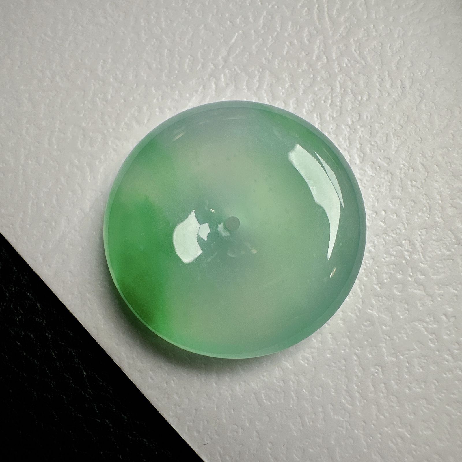 【冰种飘阳绿平安扣】质地细腻，品质很好，冰感十足，胶感明显，收藏品质。