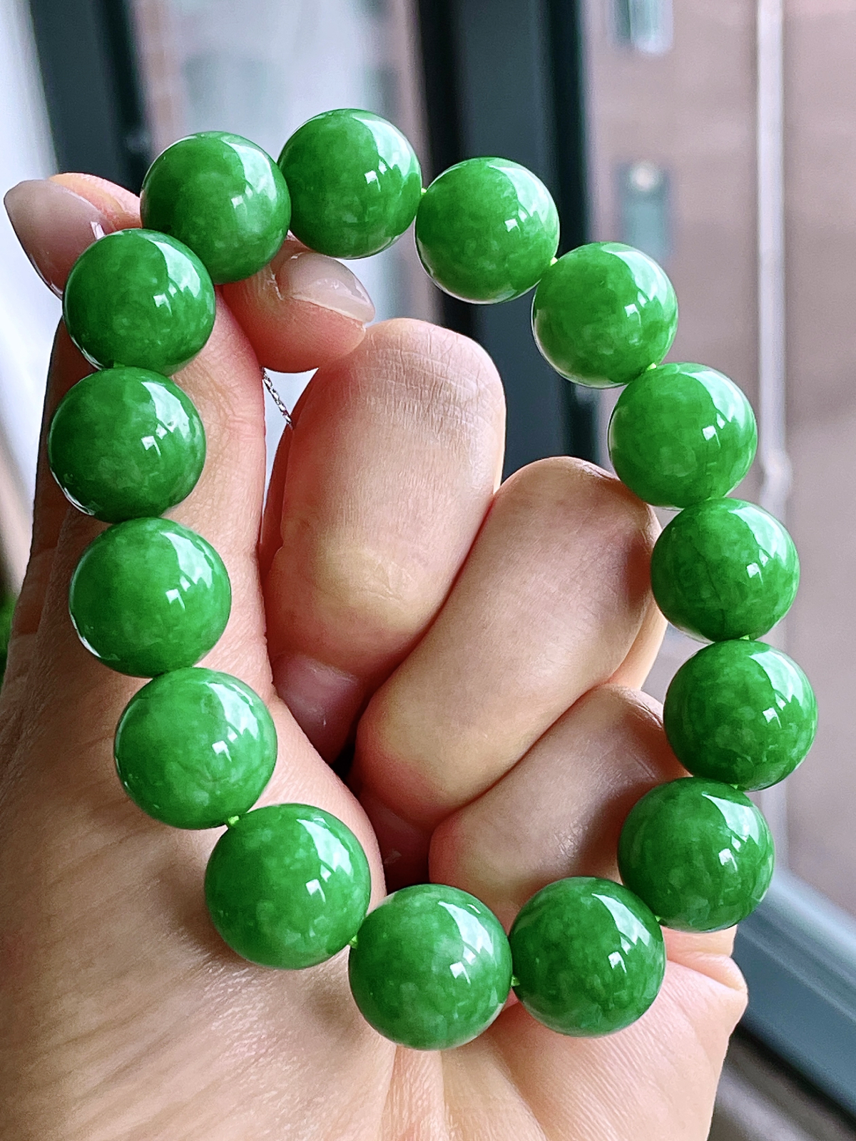 【珠子】冰阳绿手串圆珠珠子手串
【说明】缅料 性价比高  
【尺寸】14.4mm