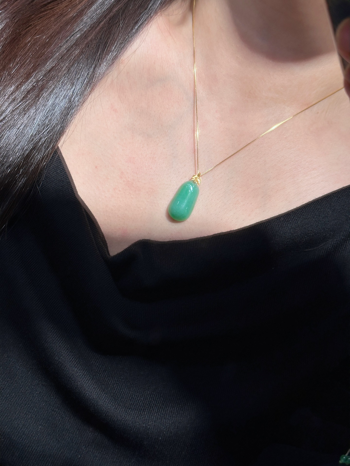 满色·福瓜

细腻玉质凝满色，饱满福瓜藏着好彩头