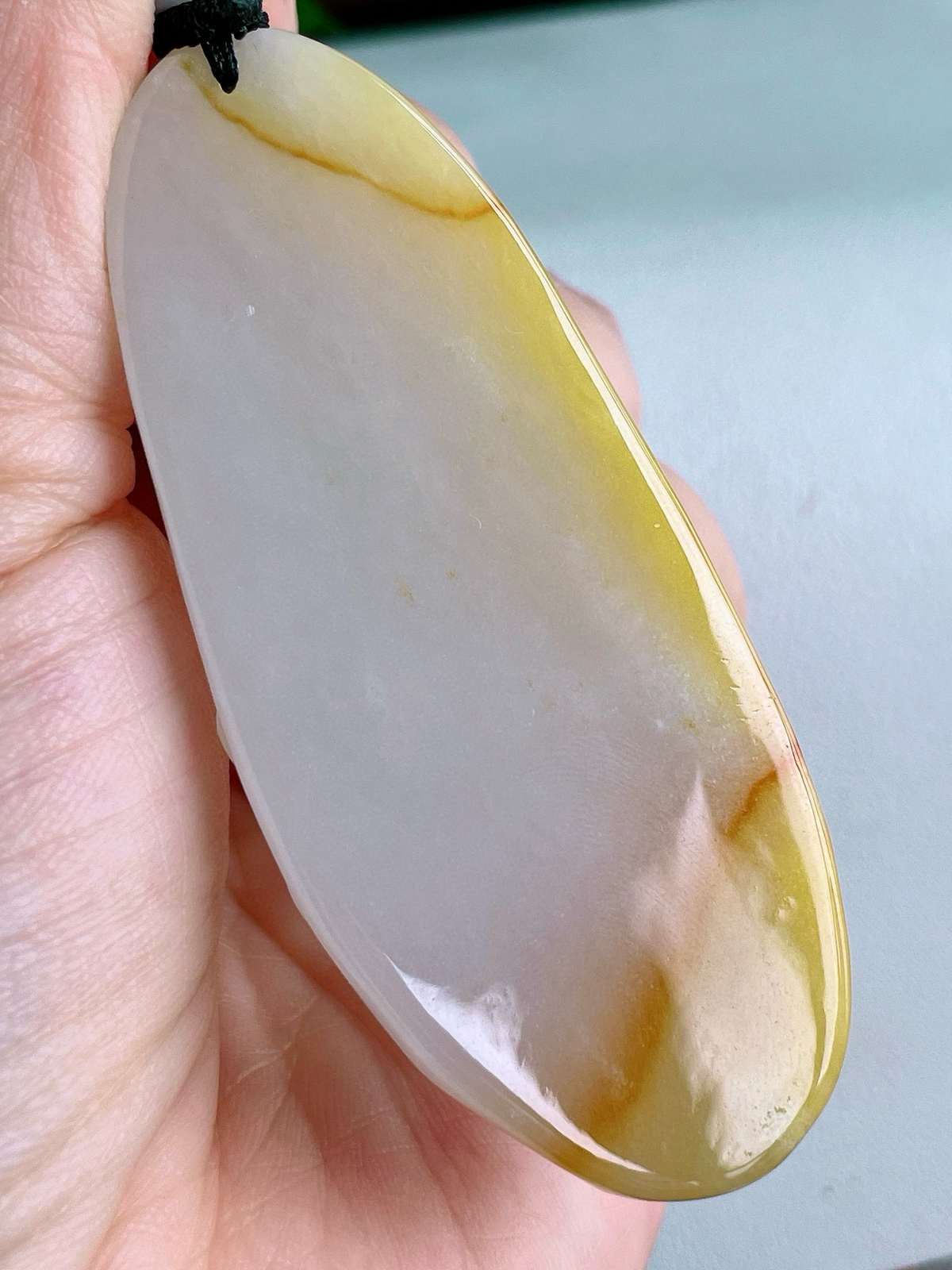 【裸石】冰飘黄翡大势至菩萨持莲观音牌吊坠
【说明】缅料 性价比高  
【尺寸】73-31-12.3